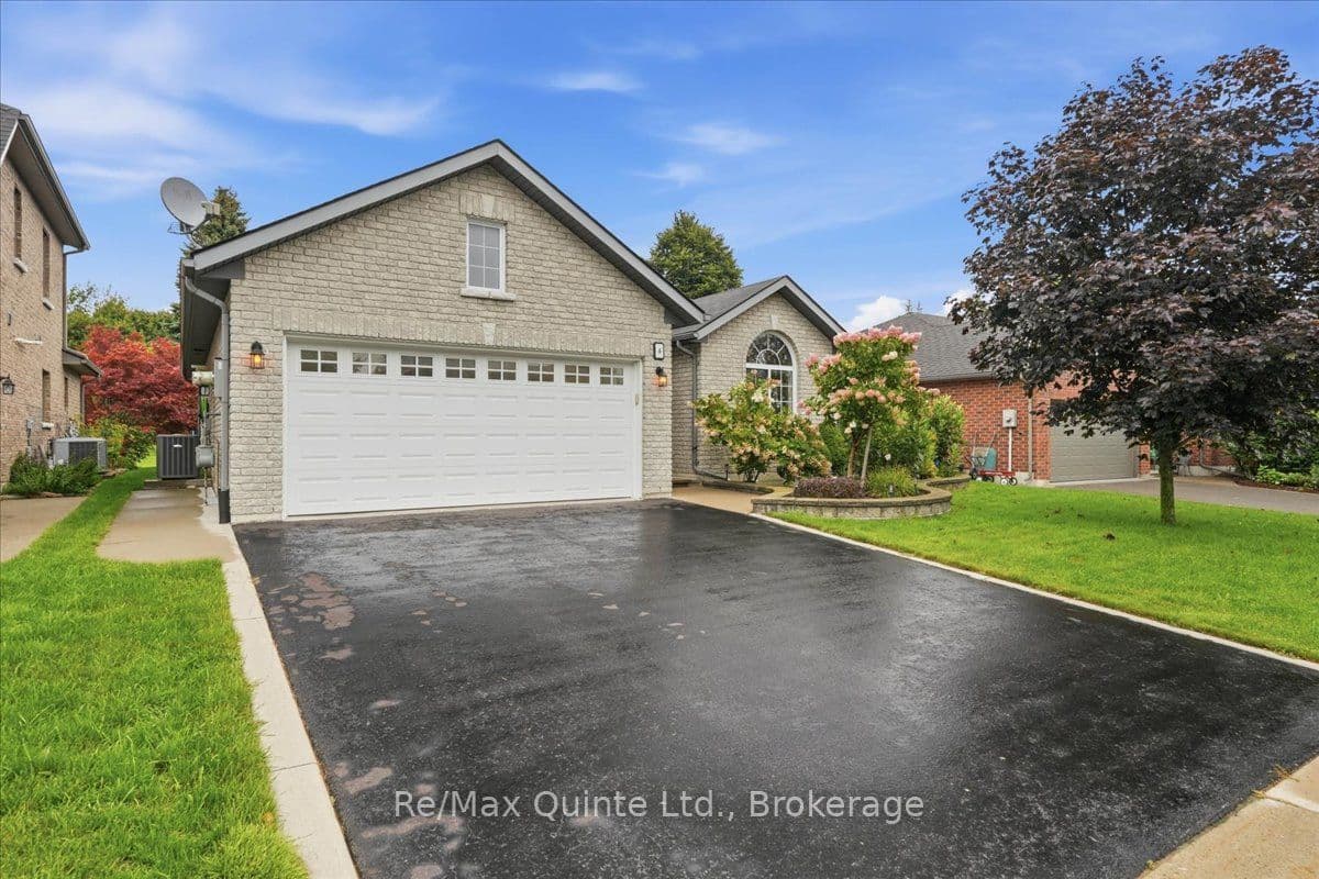 4 Forest Drive photo 1