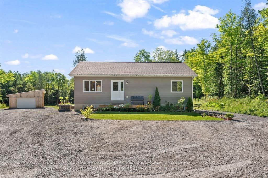 466 Stewartville Road photo 1