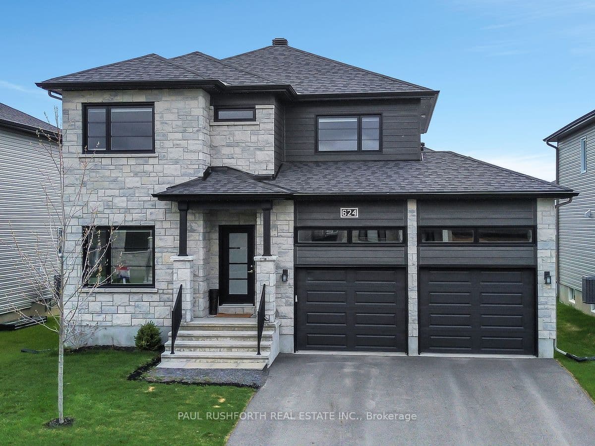 624 Geneva Crescent photo 1