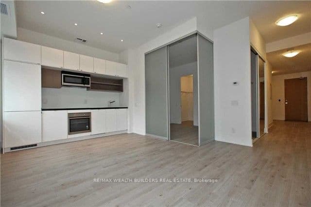 Unit 328 111 St Clair Avenue photo 1