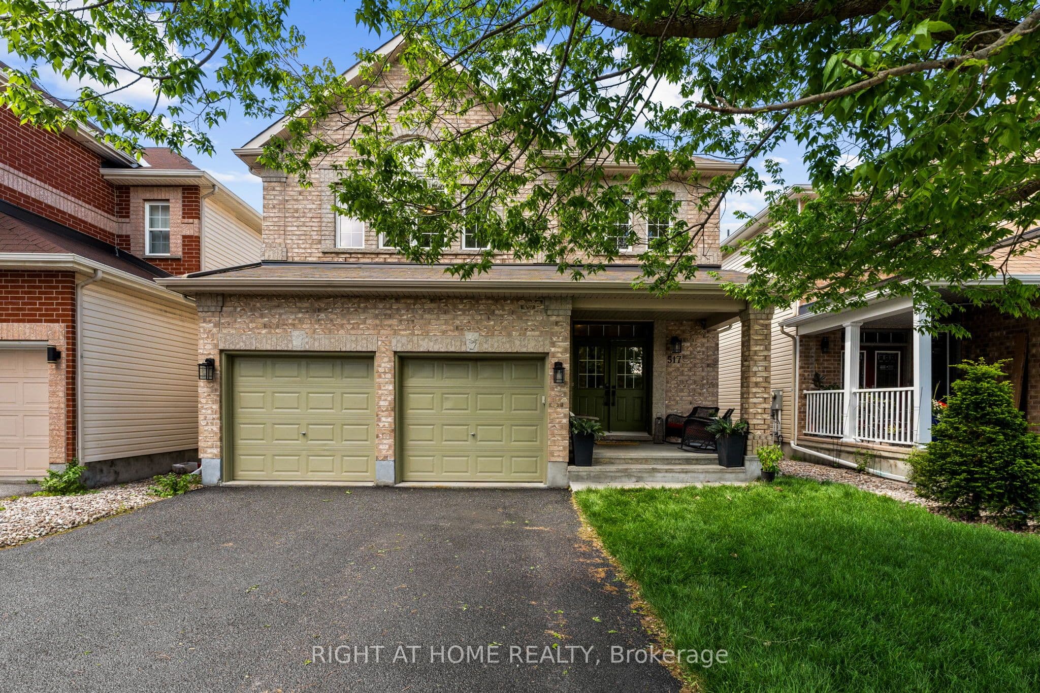 517 STONECHURCH Way photo 1
