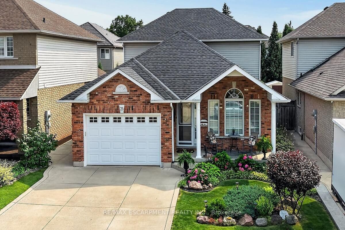 25 Eric Burke Court photo 1