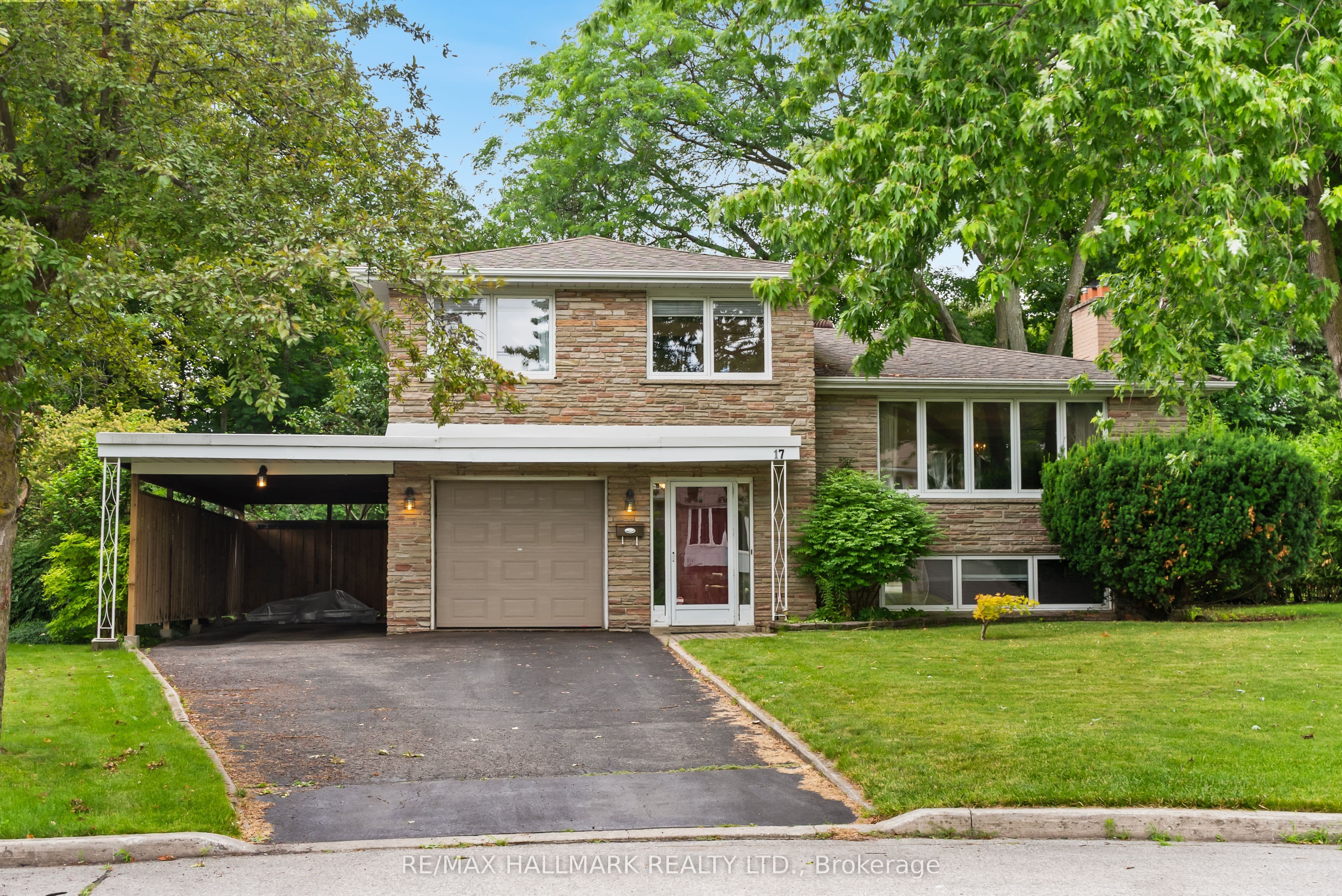 17 Greenyards Drive photo 1