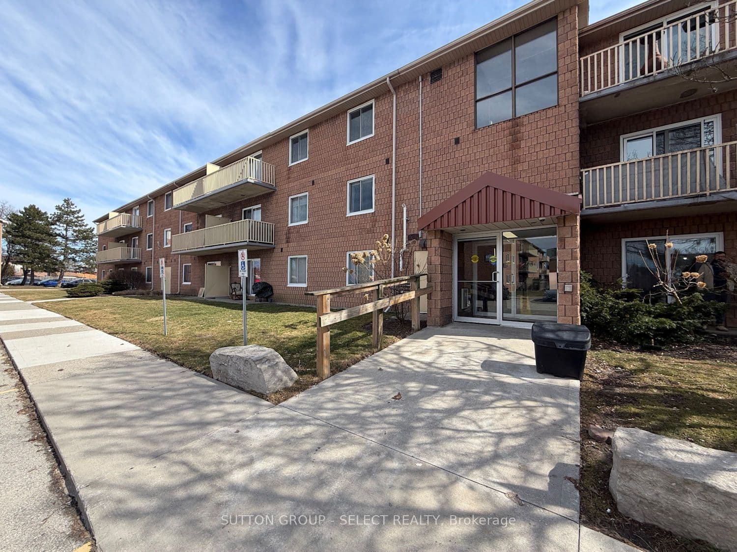Unit 103 1584 Ernest Avenue photo 1