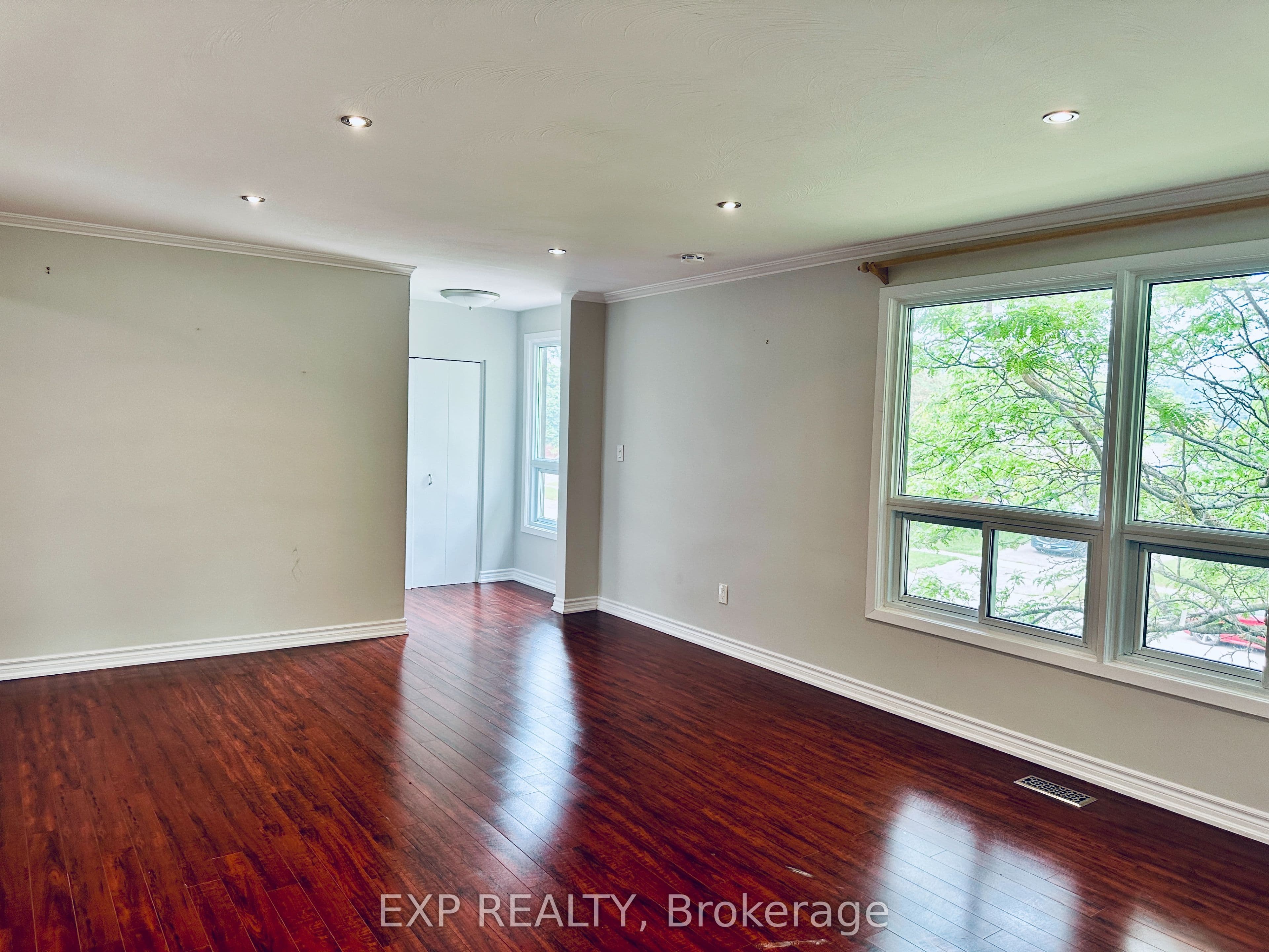 Unit Upper 1374 Charles Drive photo 1