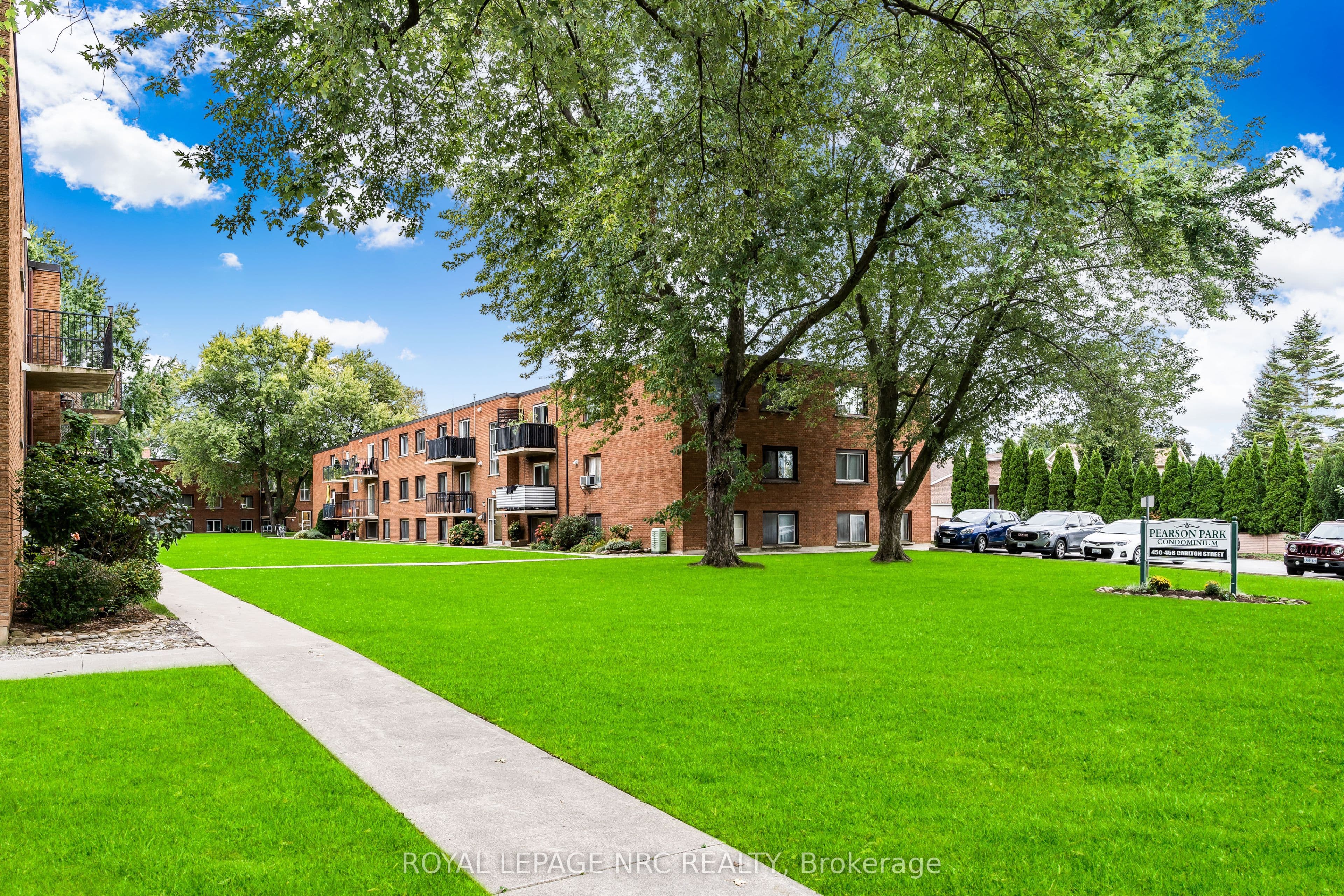 Unit 7 454 CARLTON Street photo 1