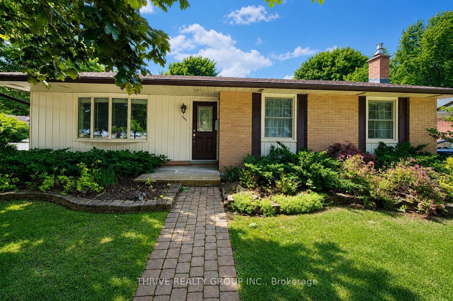 Unit Upper 1449 Glenora Drive photo 1