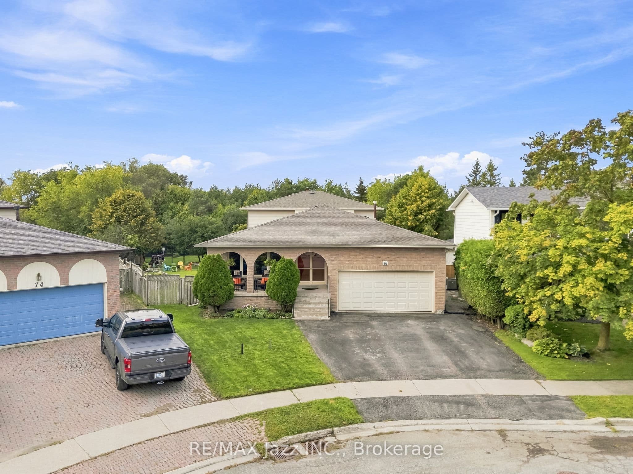 76 Chester Crescent photo 1