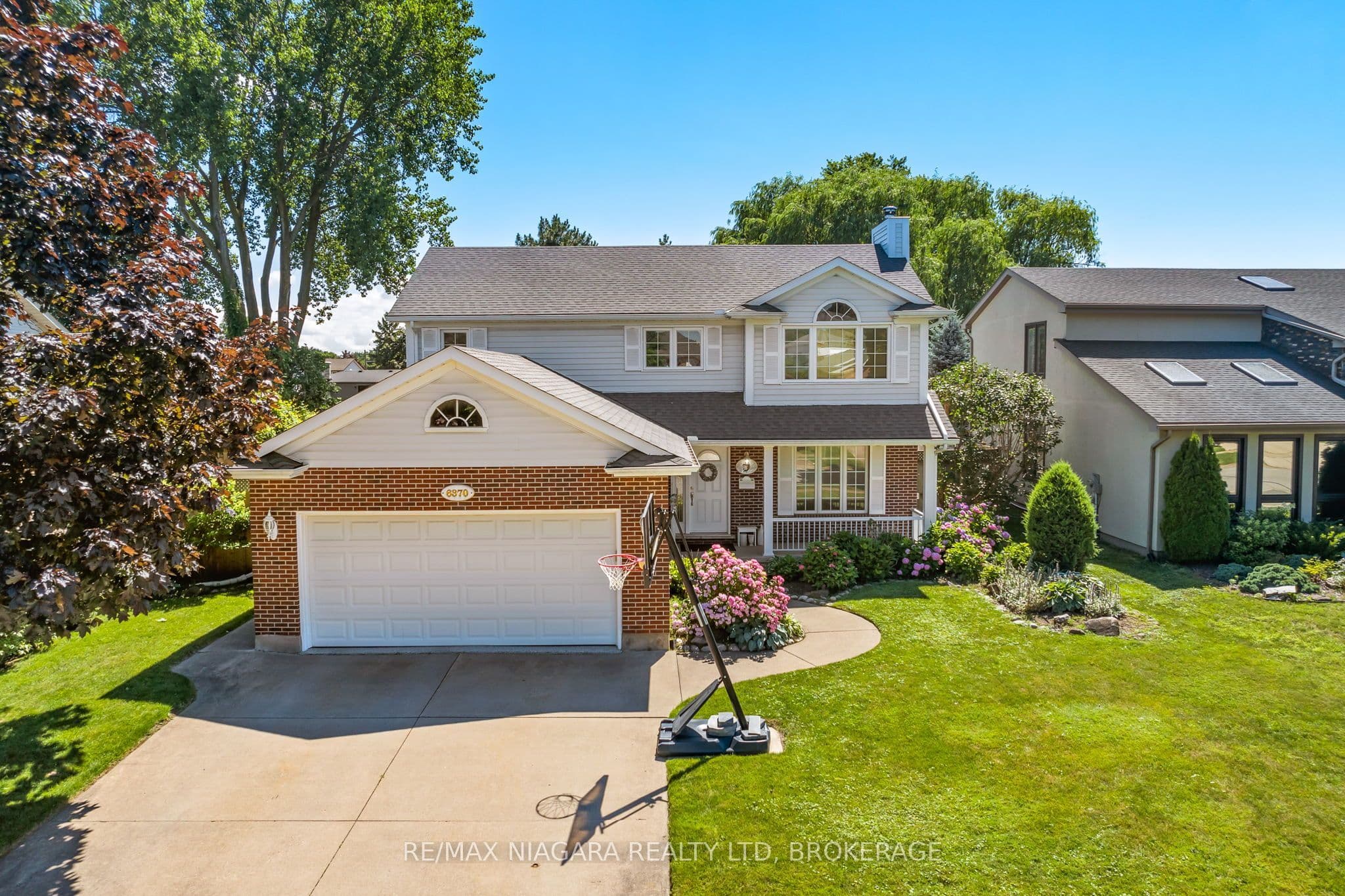 6370 Emma Street photo 1