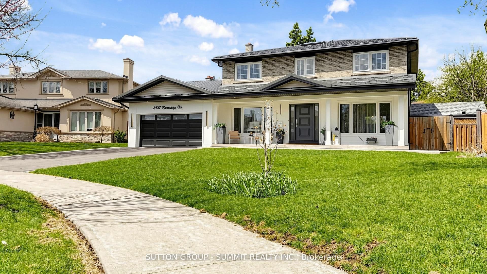 2427 Ravensthorpe Crescent photo 1