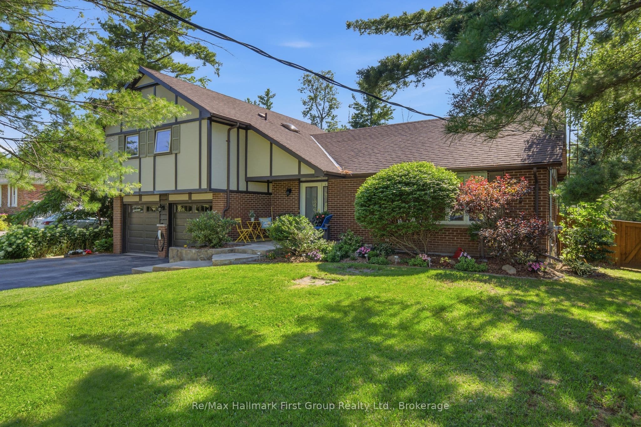2772 Division Street photo 1