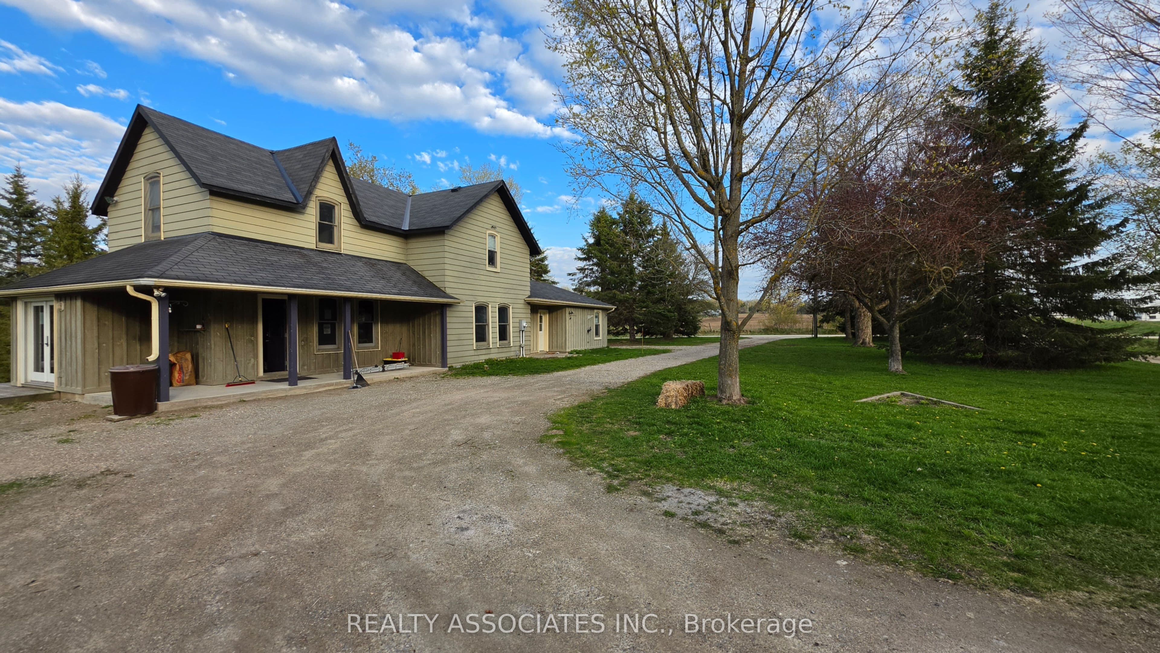 486289 30th Side Road photo 1