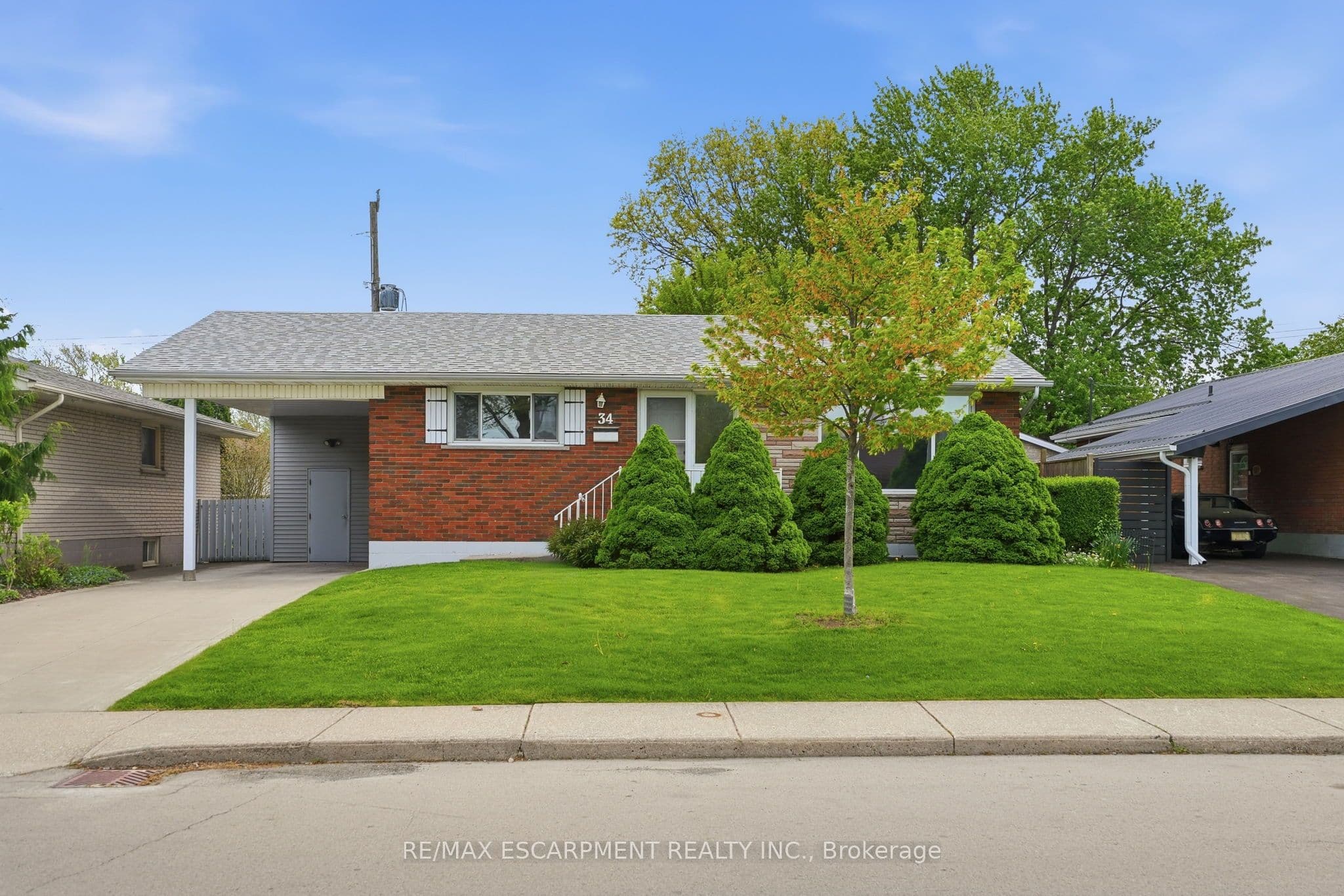 34 Beaconsfield Drive photo 1