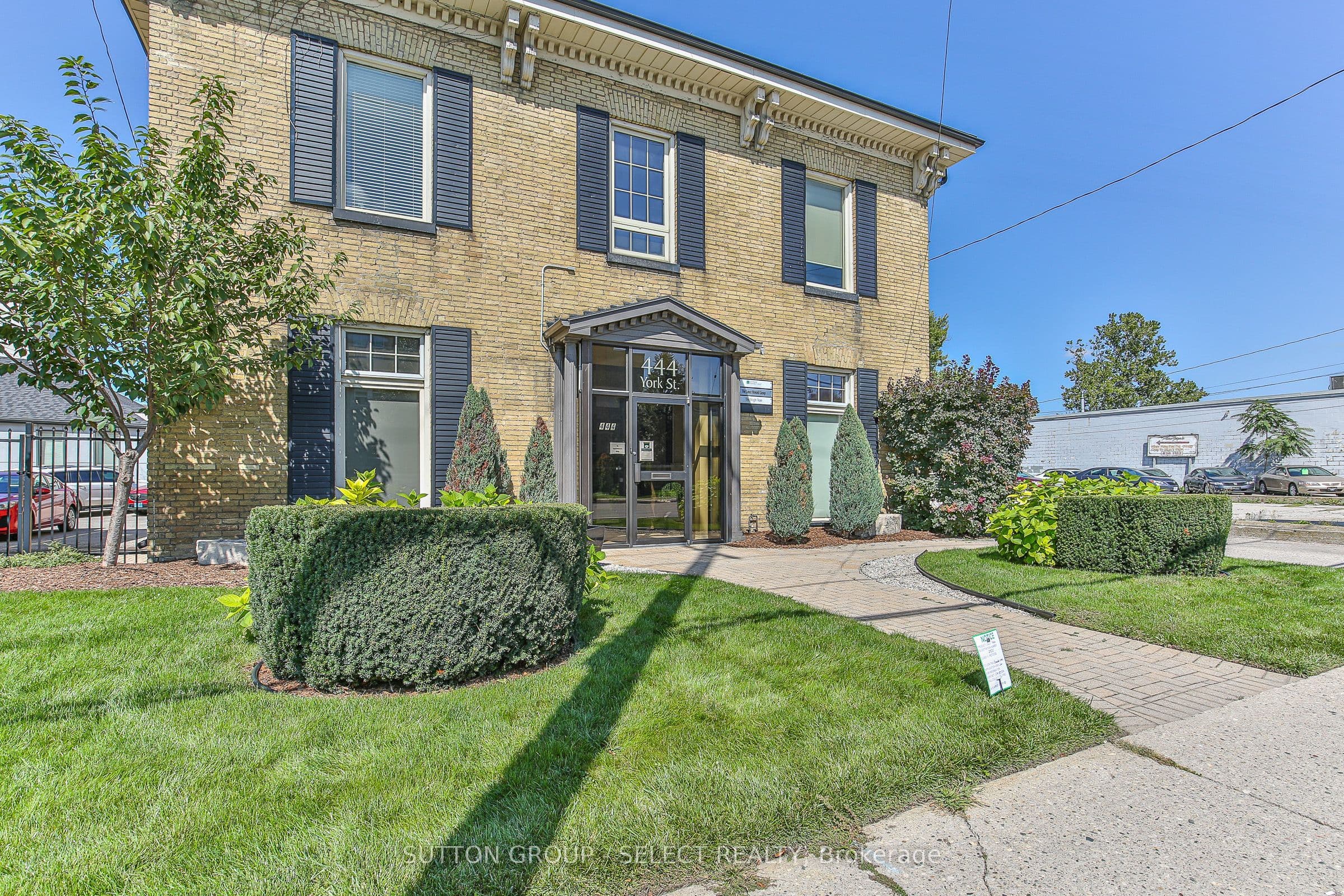 444 YORK Street photo 1