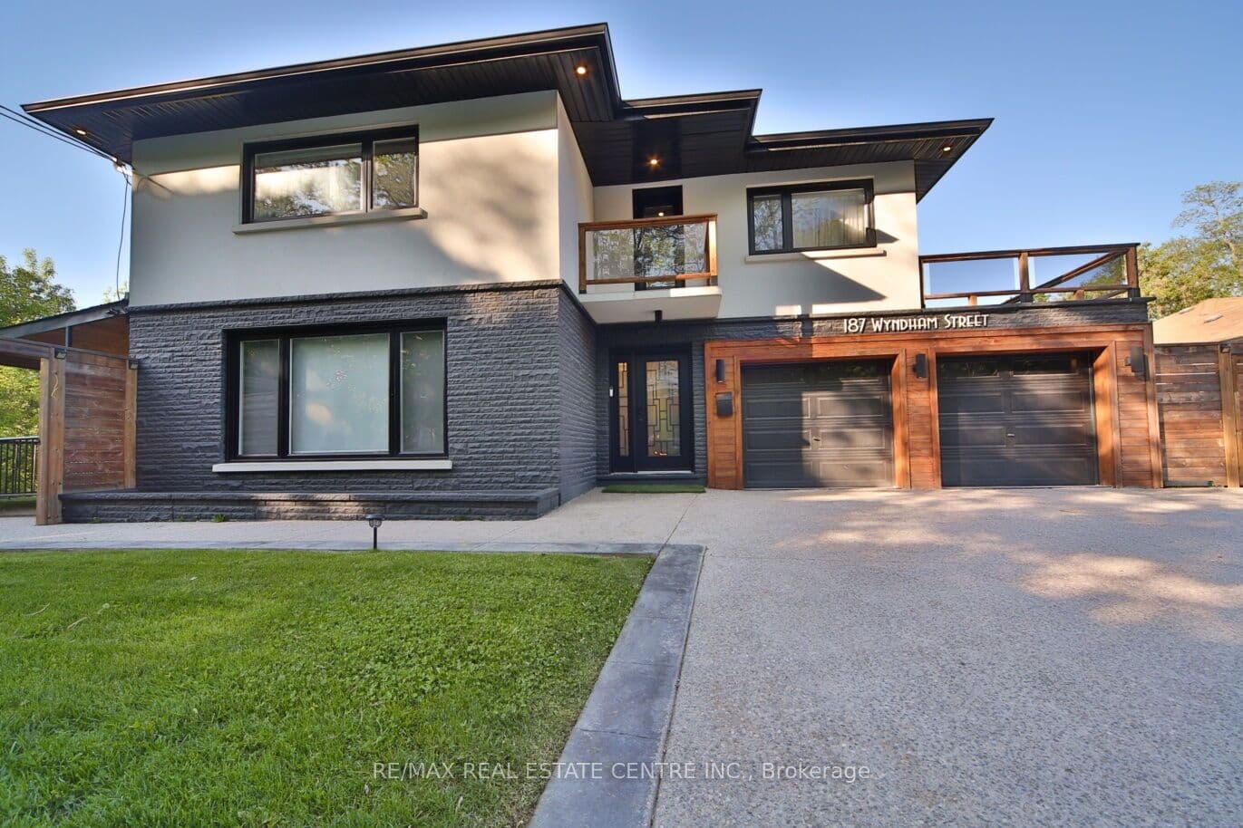 187 Wyndham Street photo 1