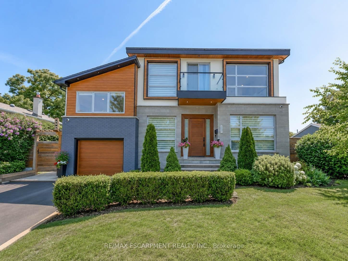 5178 Hunter Drive photo 1