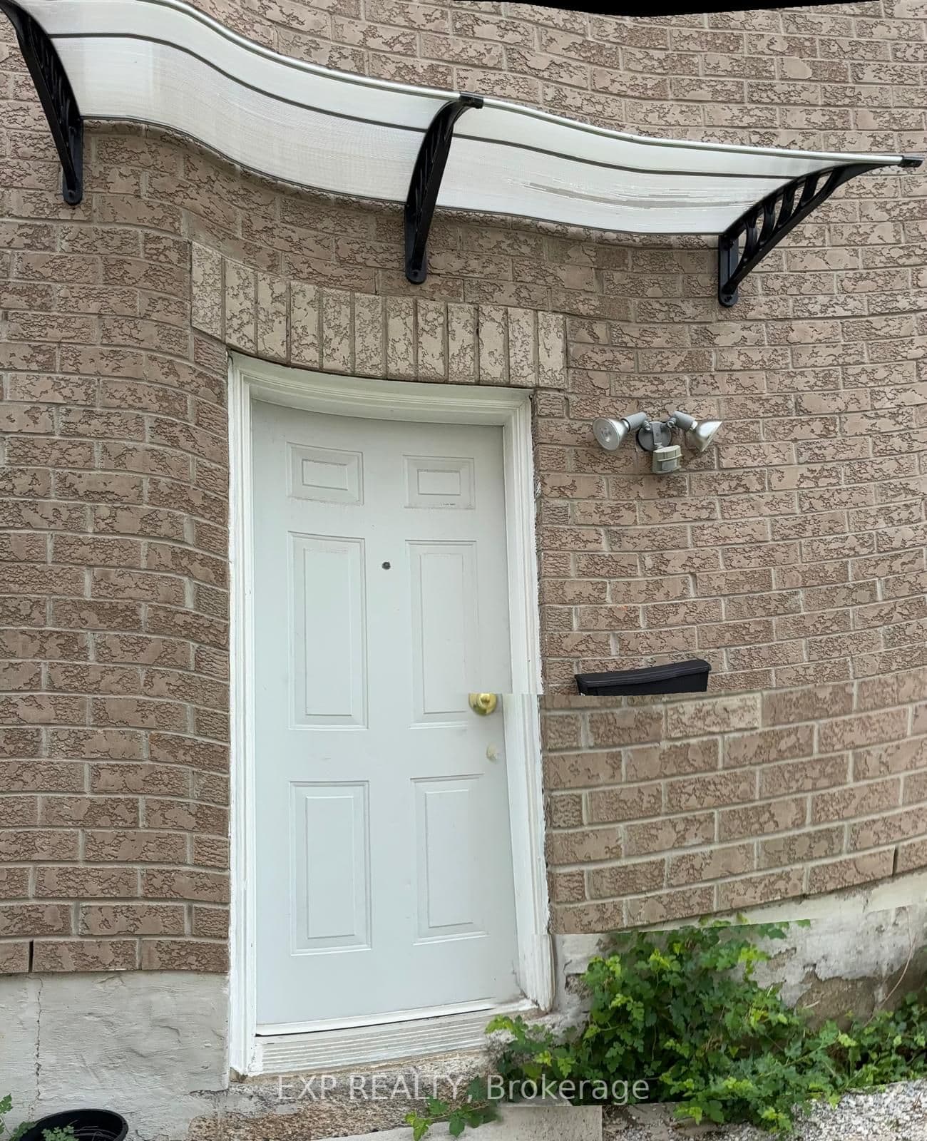 99 Rollingwood Drive photo 1