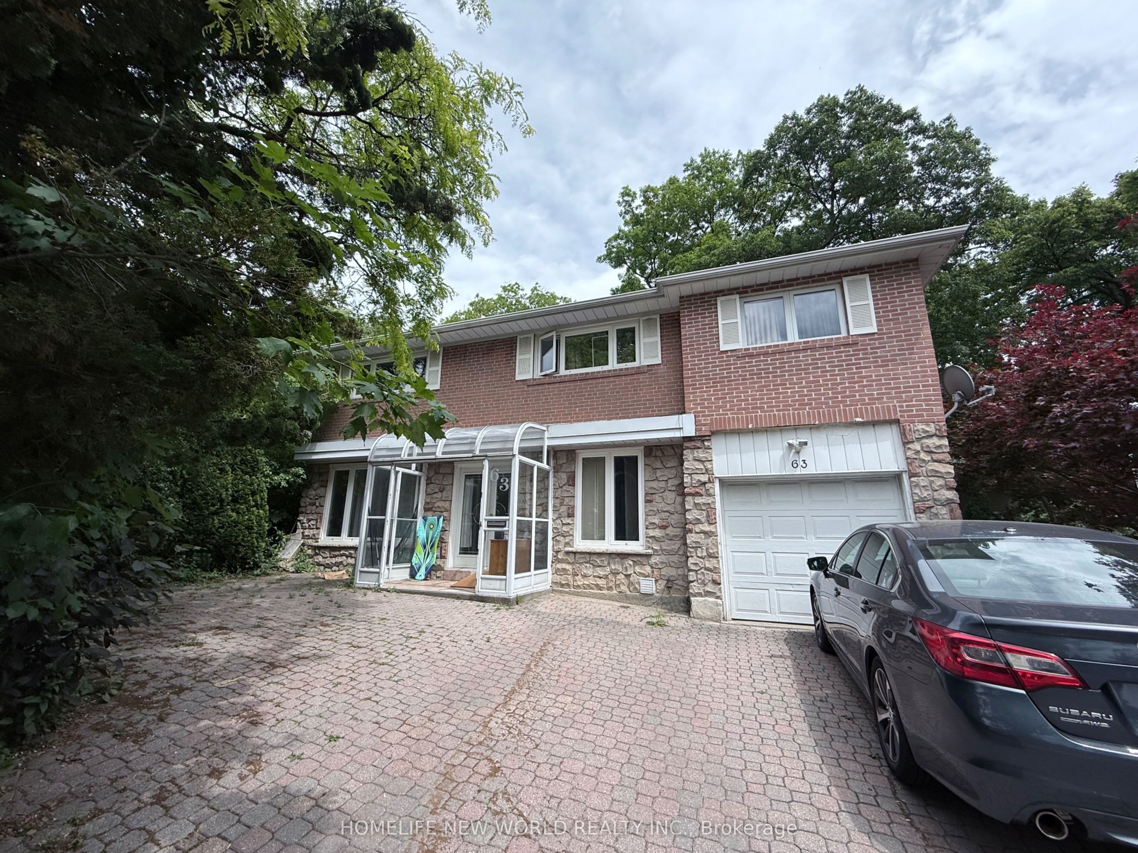 63 Lehar Crescent photo 1