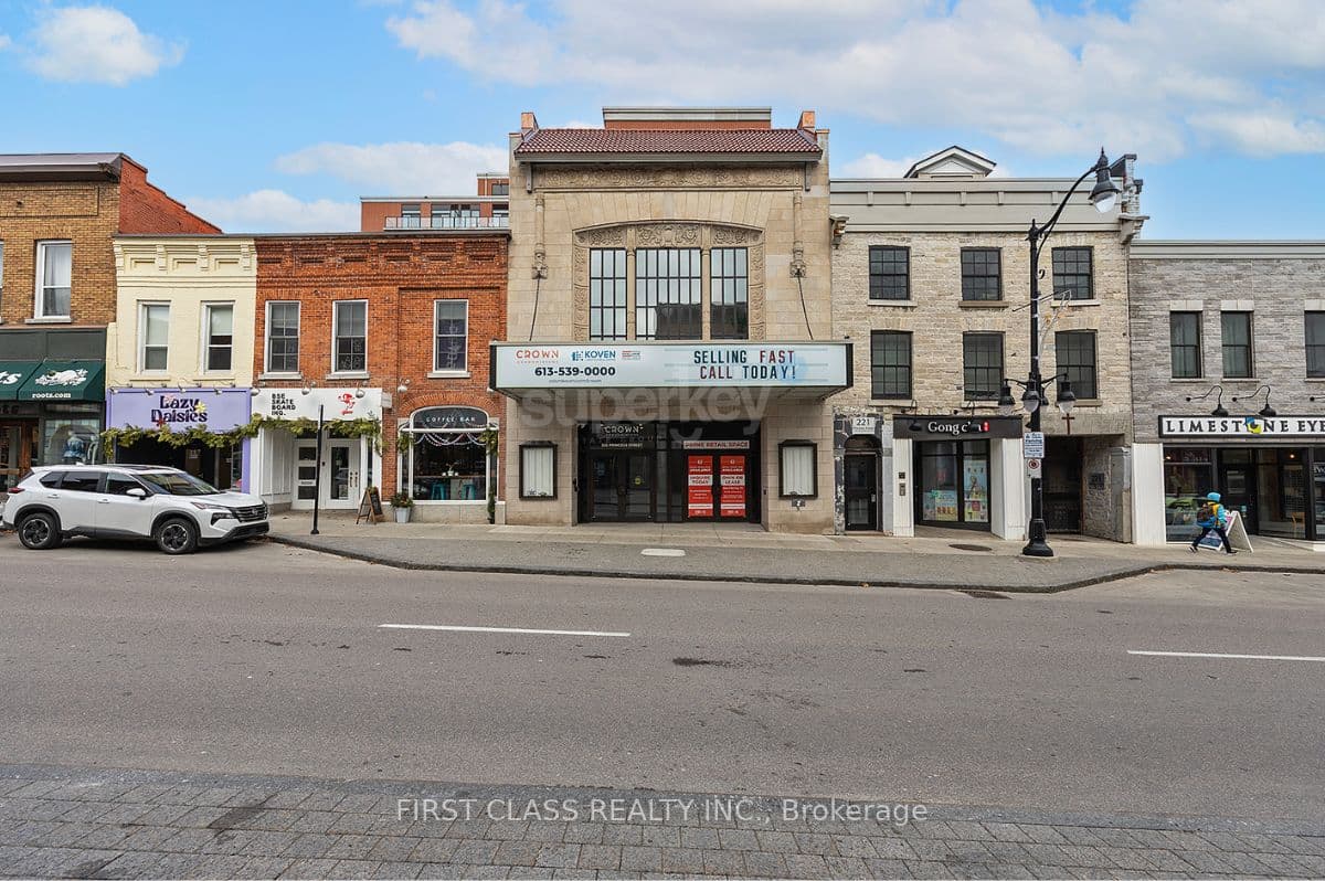 Unit 403 223 PRINCESS ST Street photo 1