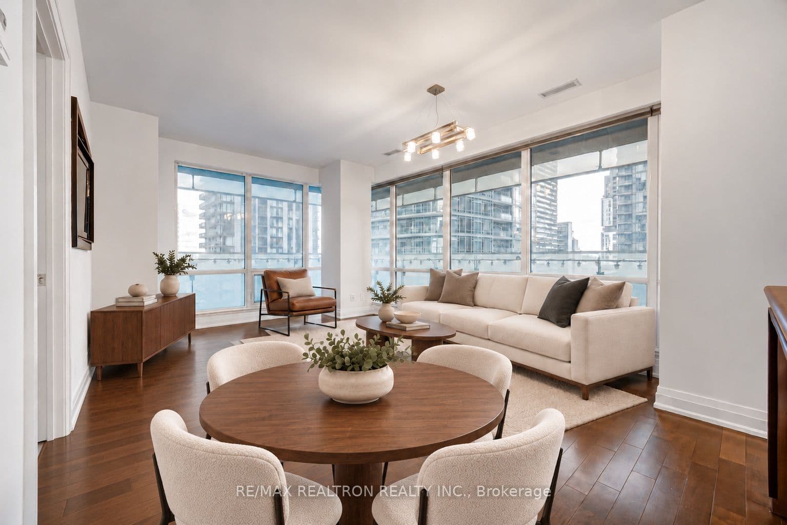 Unit 2206 80 John Street photo 1