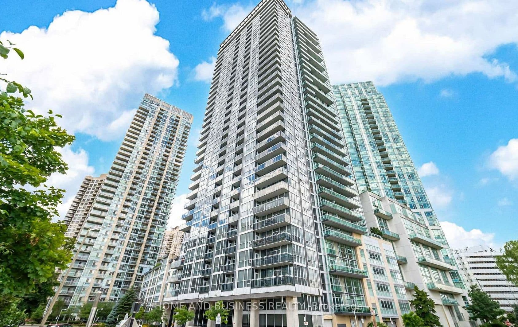 Unit 1004 223 Webb Drive photo 1