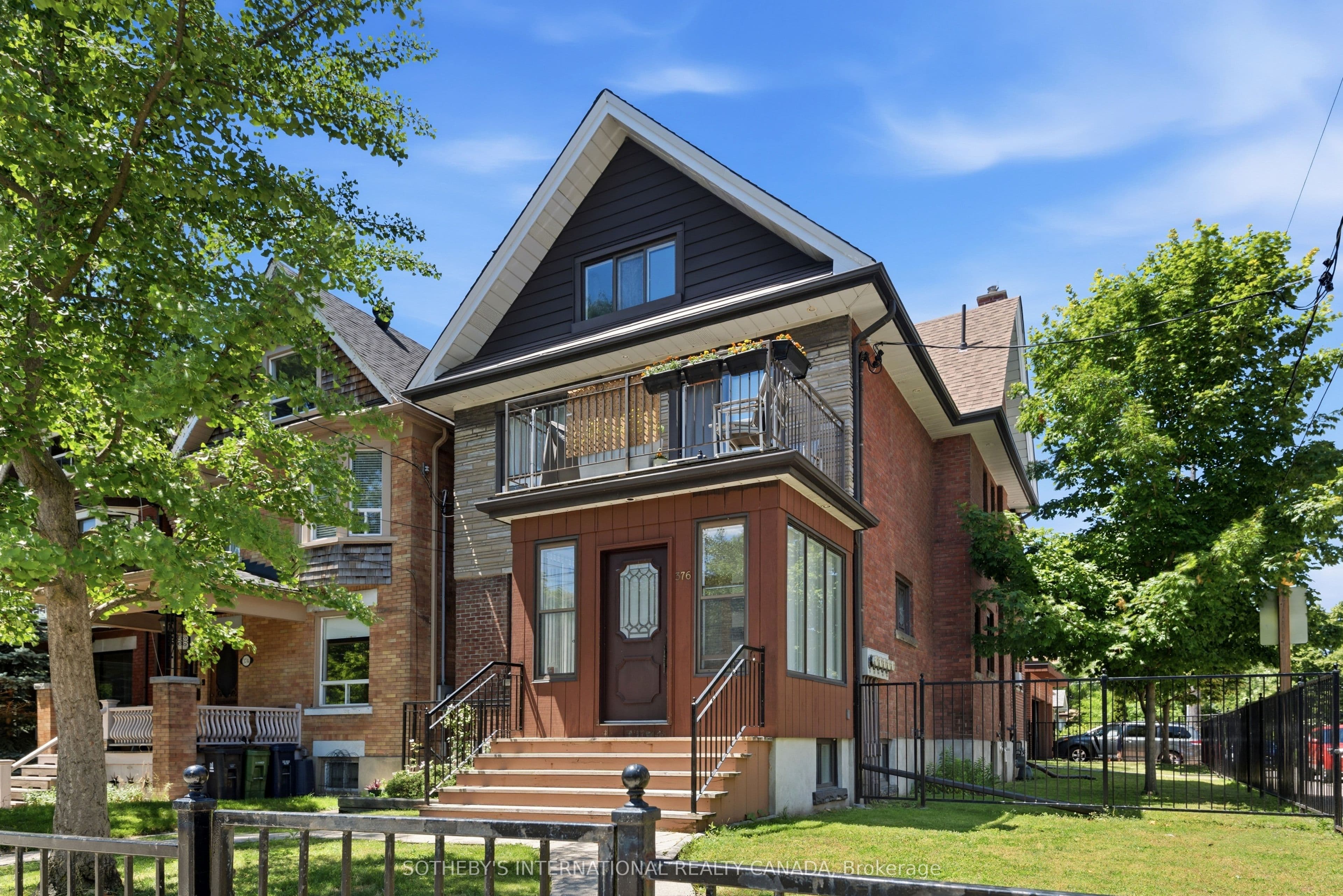 376 Sunnyside Avenue photo 1