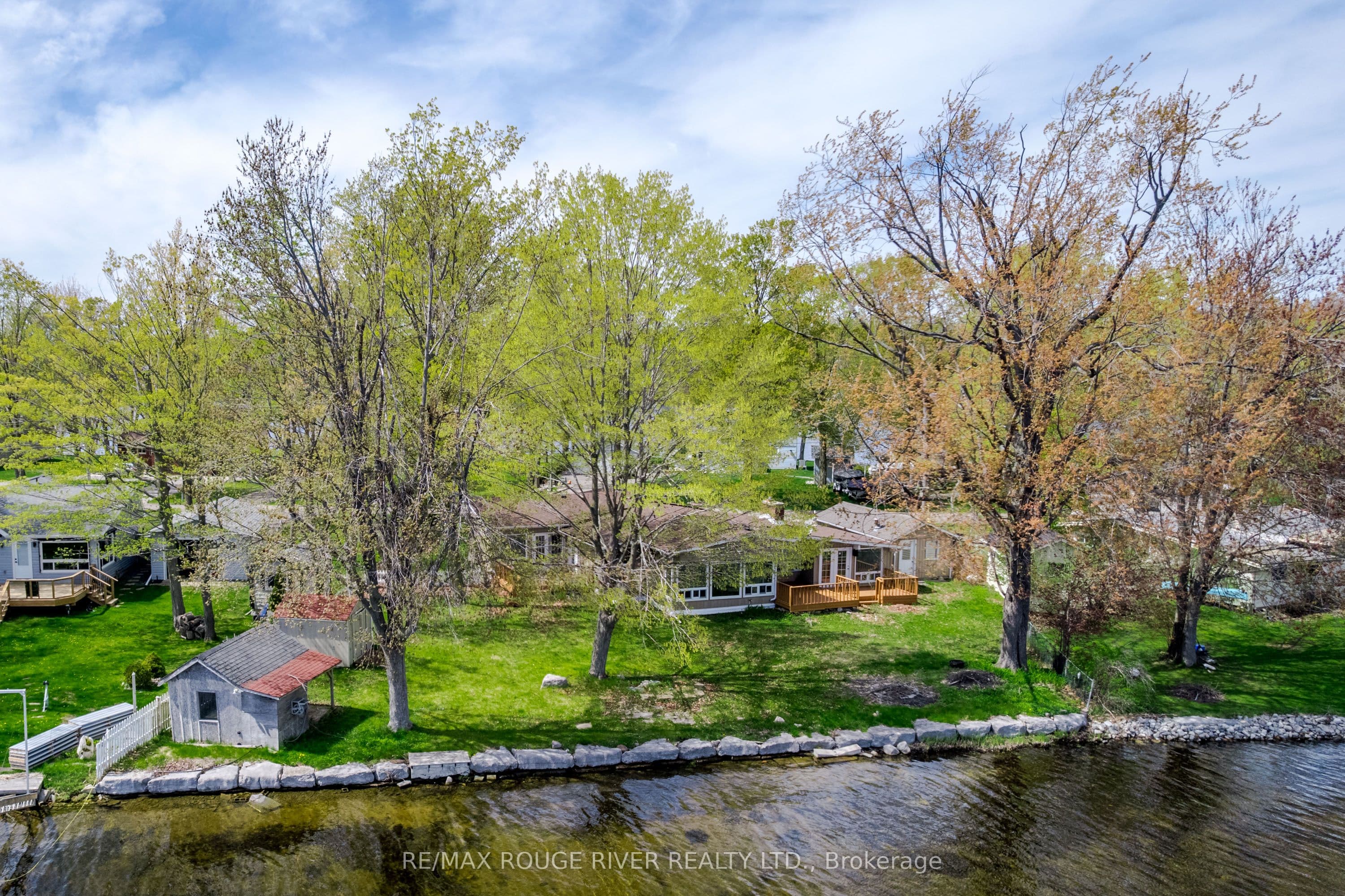 30 Edgewater Drive photo 1