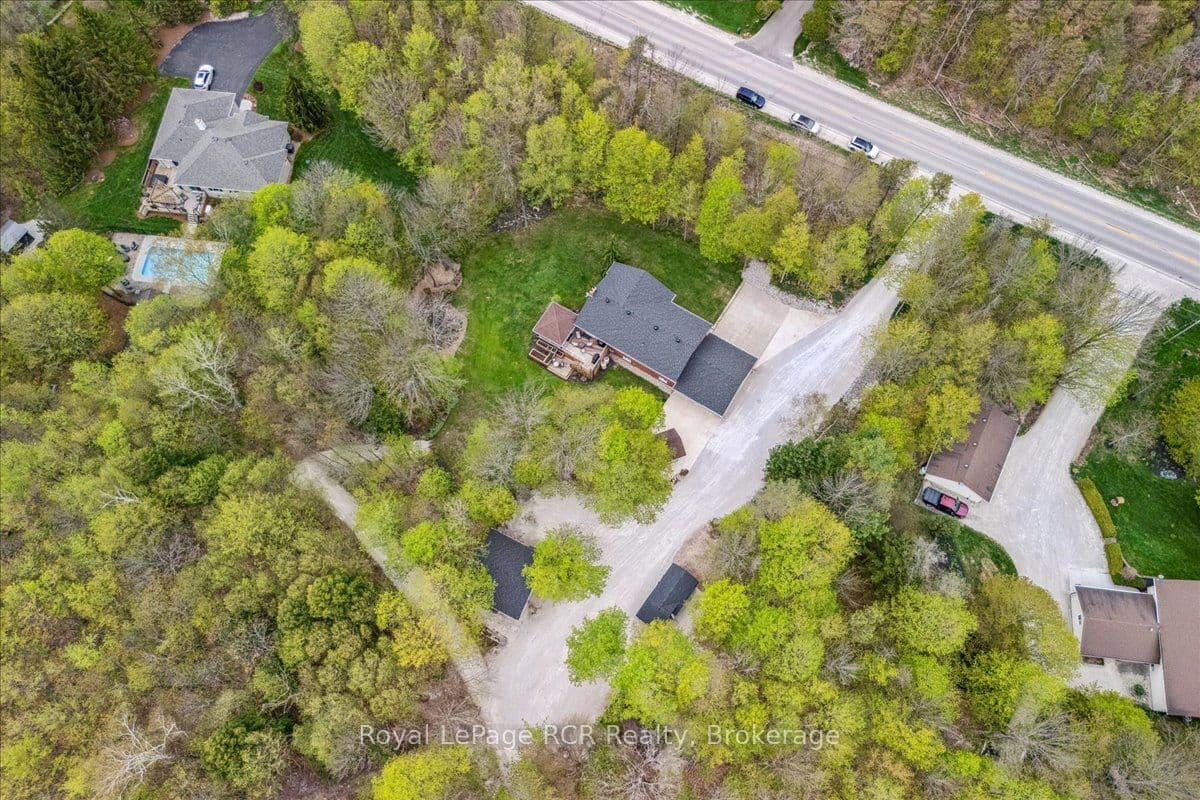 103488 Grey 18 Road photo 1