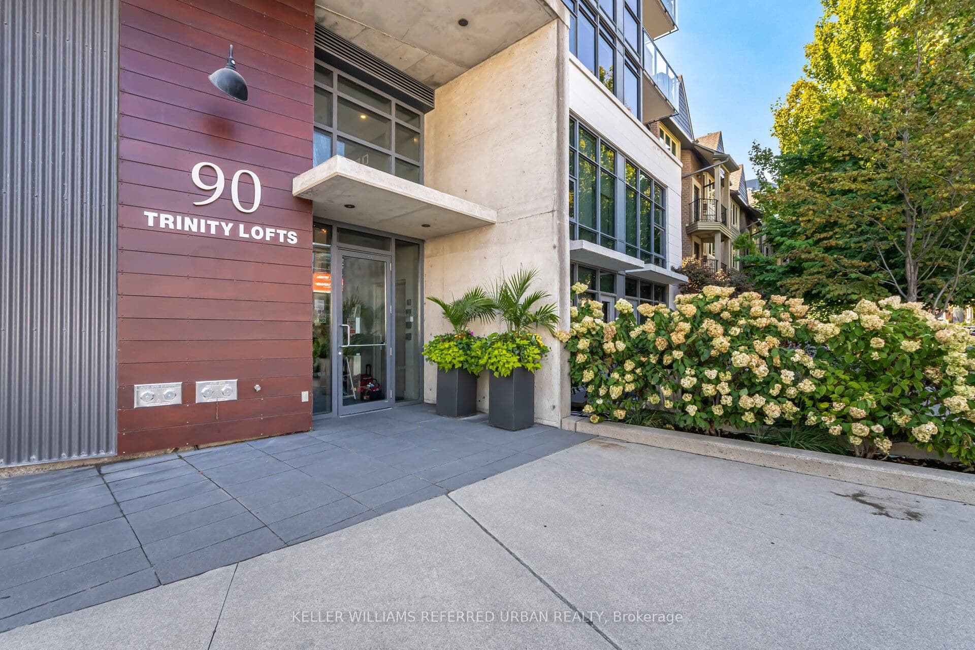 Unit 607 90 Trinity Street photo 1