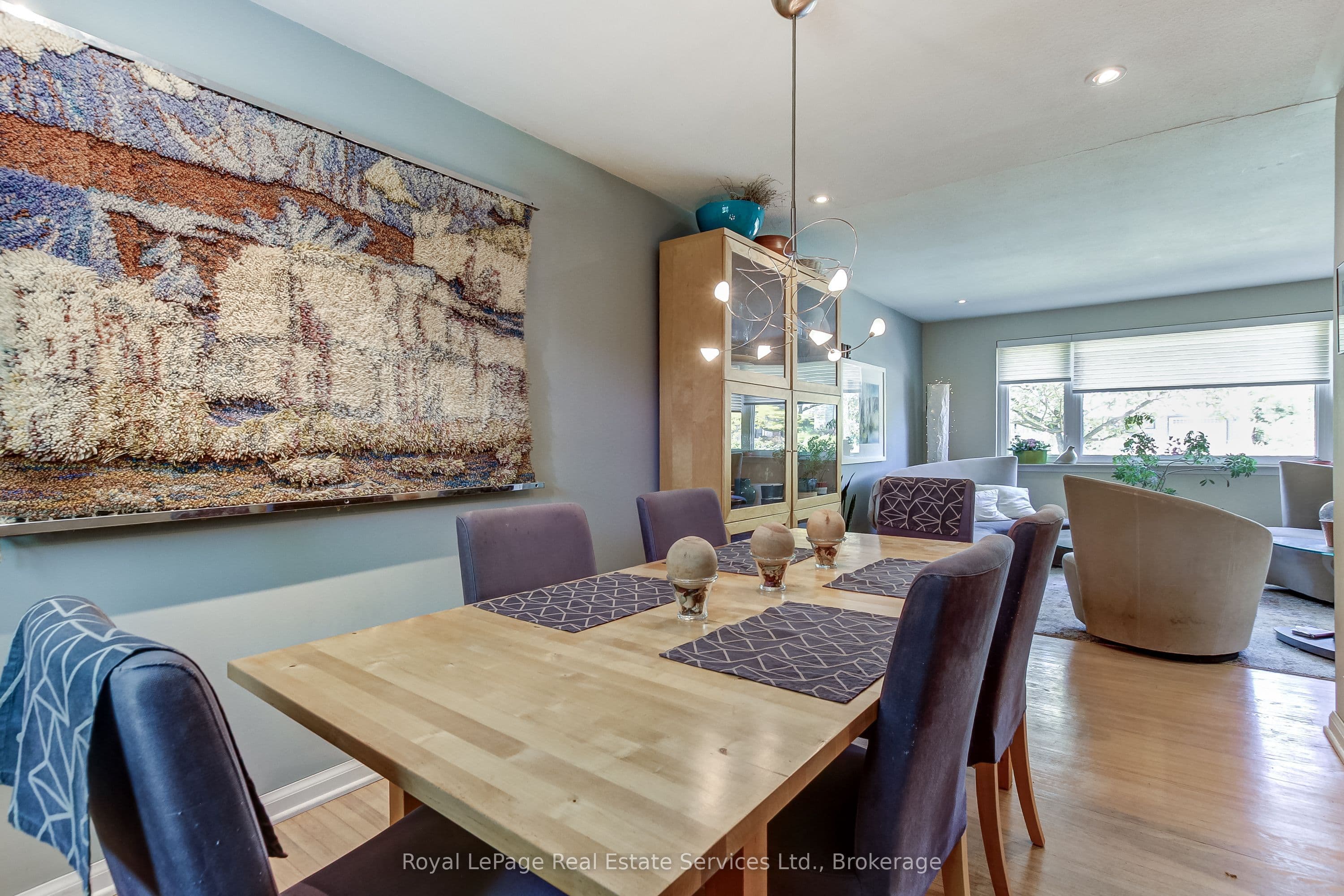 453 Warminster Drive photo 1