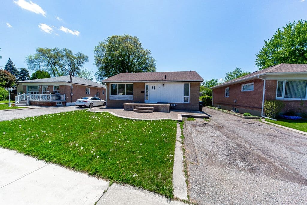 115 Mcmurchy Avenue photo 1