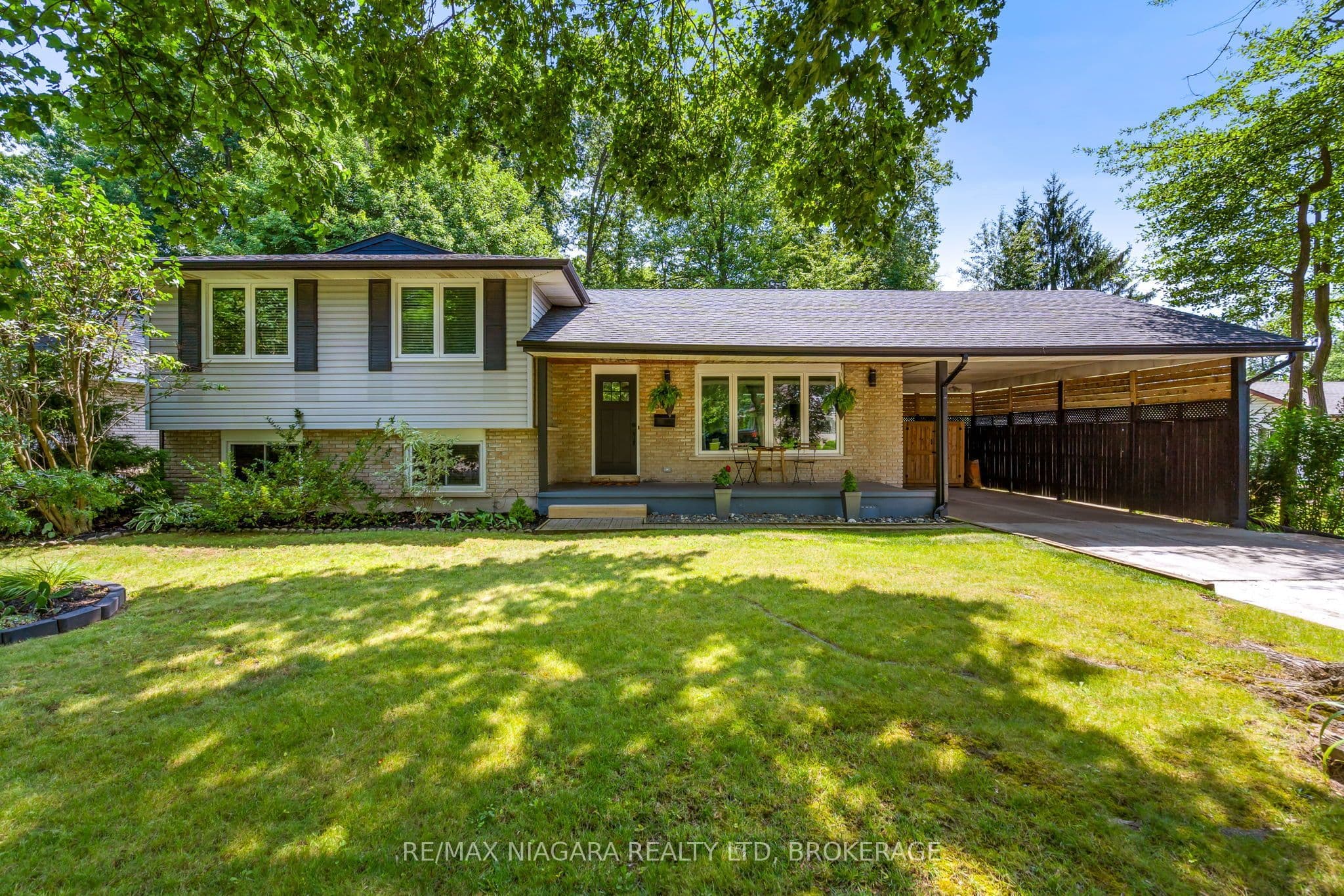 6866 Dellpark Drive photo 1