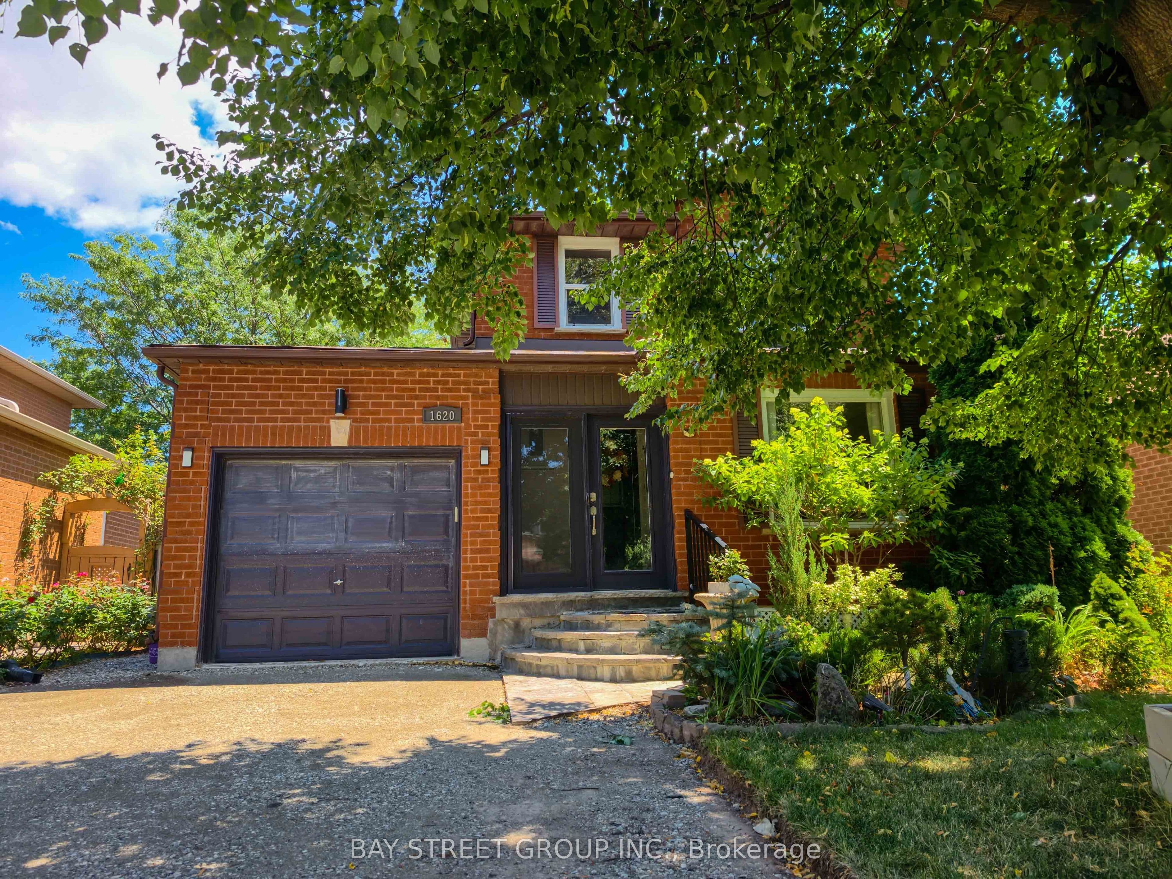 1620 Parish Lane photo 1