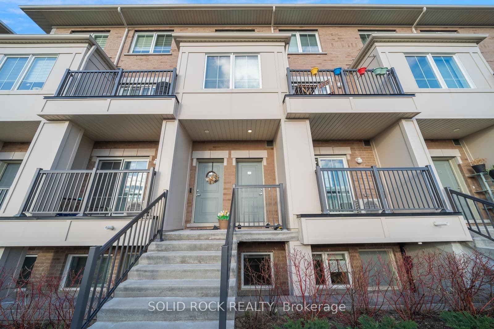 Unit 17 480 Beresford Path photo 1