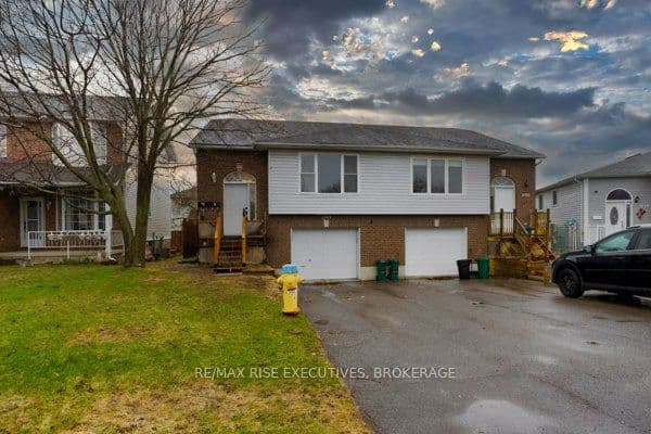 Unit 2 1344 Brackenwood Crescent photo 1