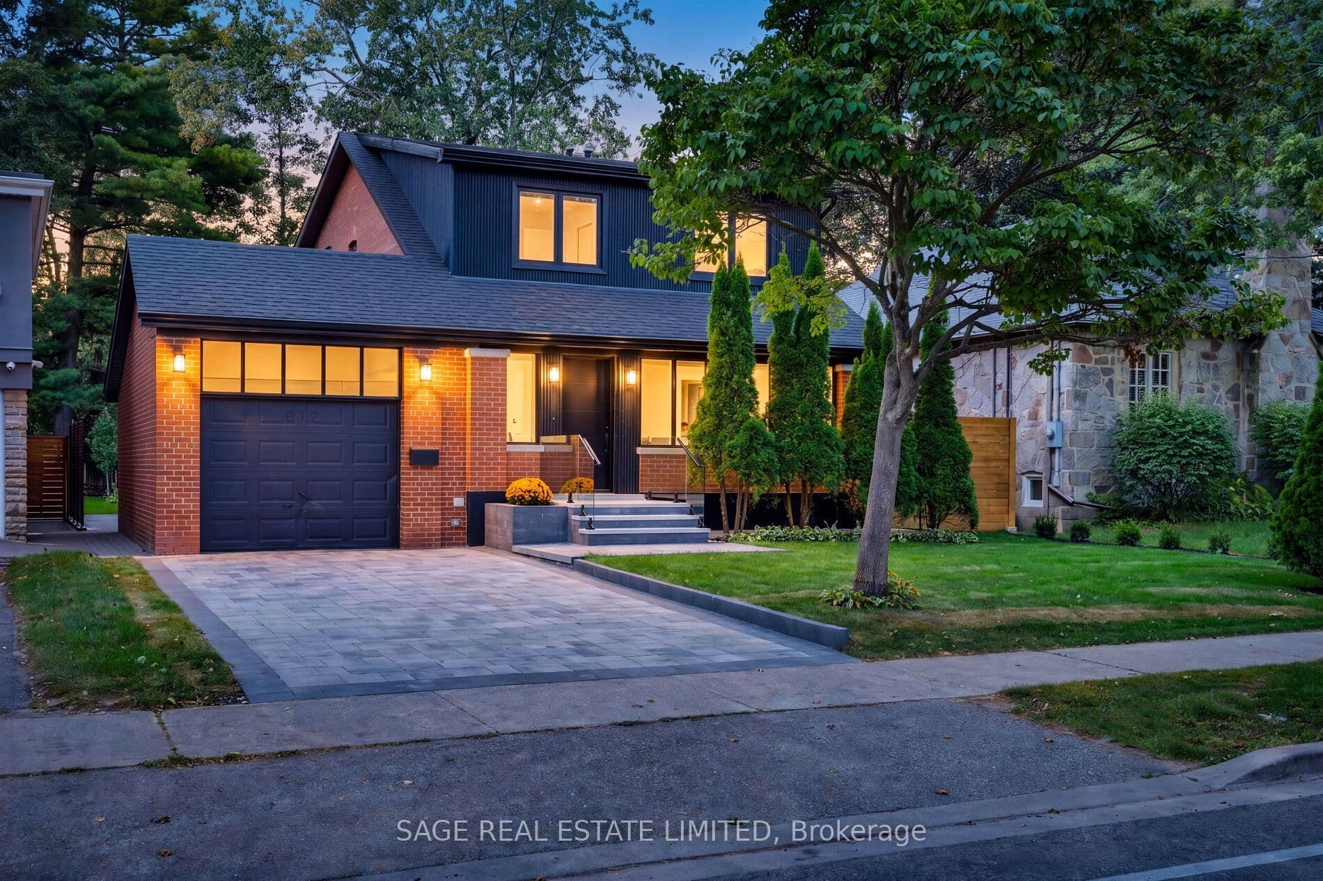 872 Royal York Road photo 1