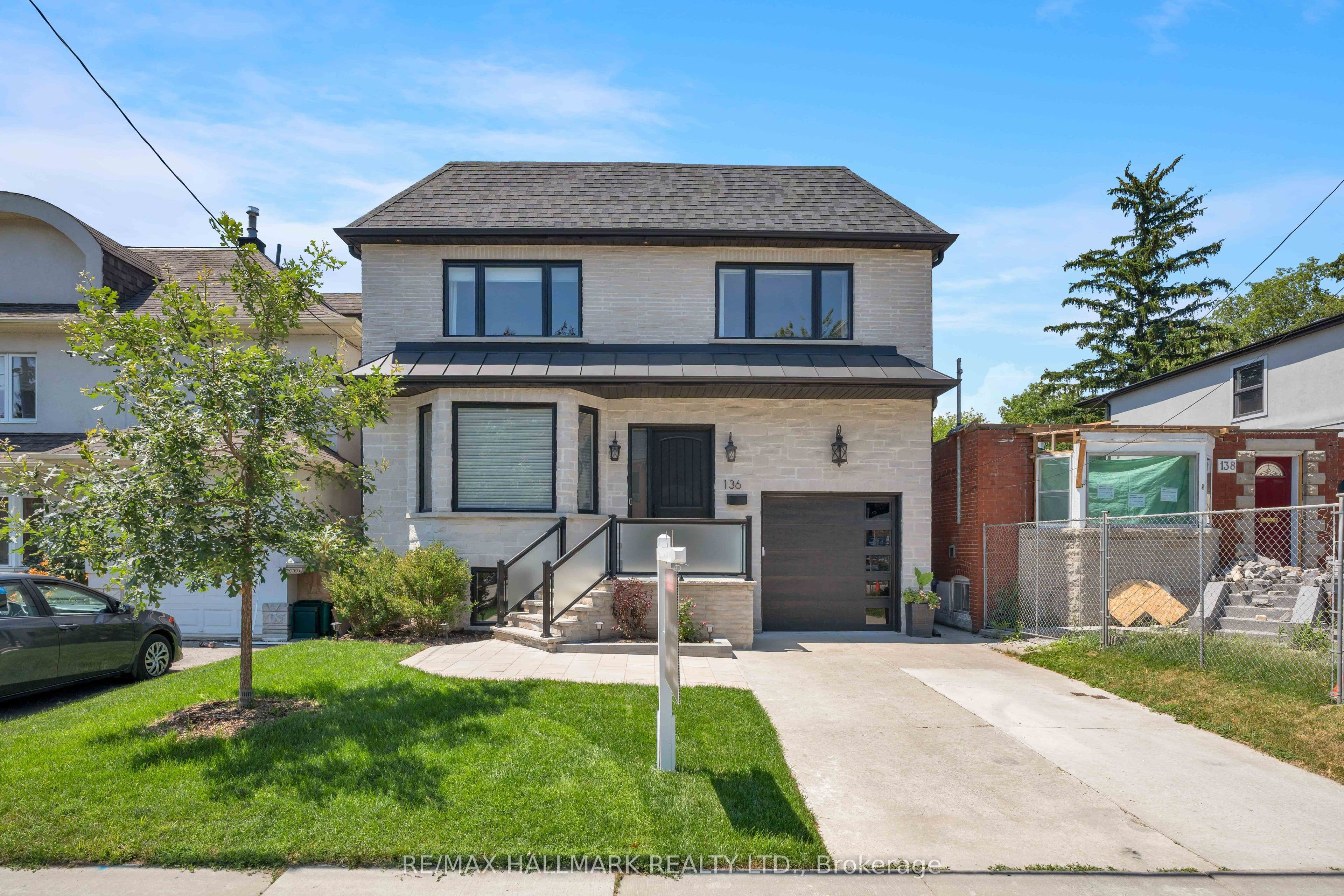 136 Glenwood Crescent photo 1