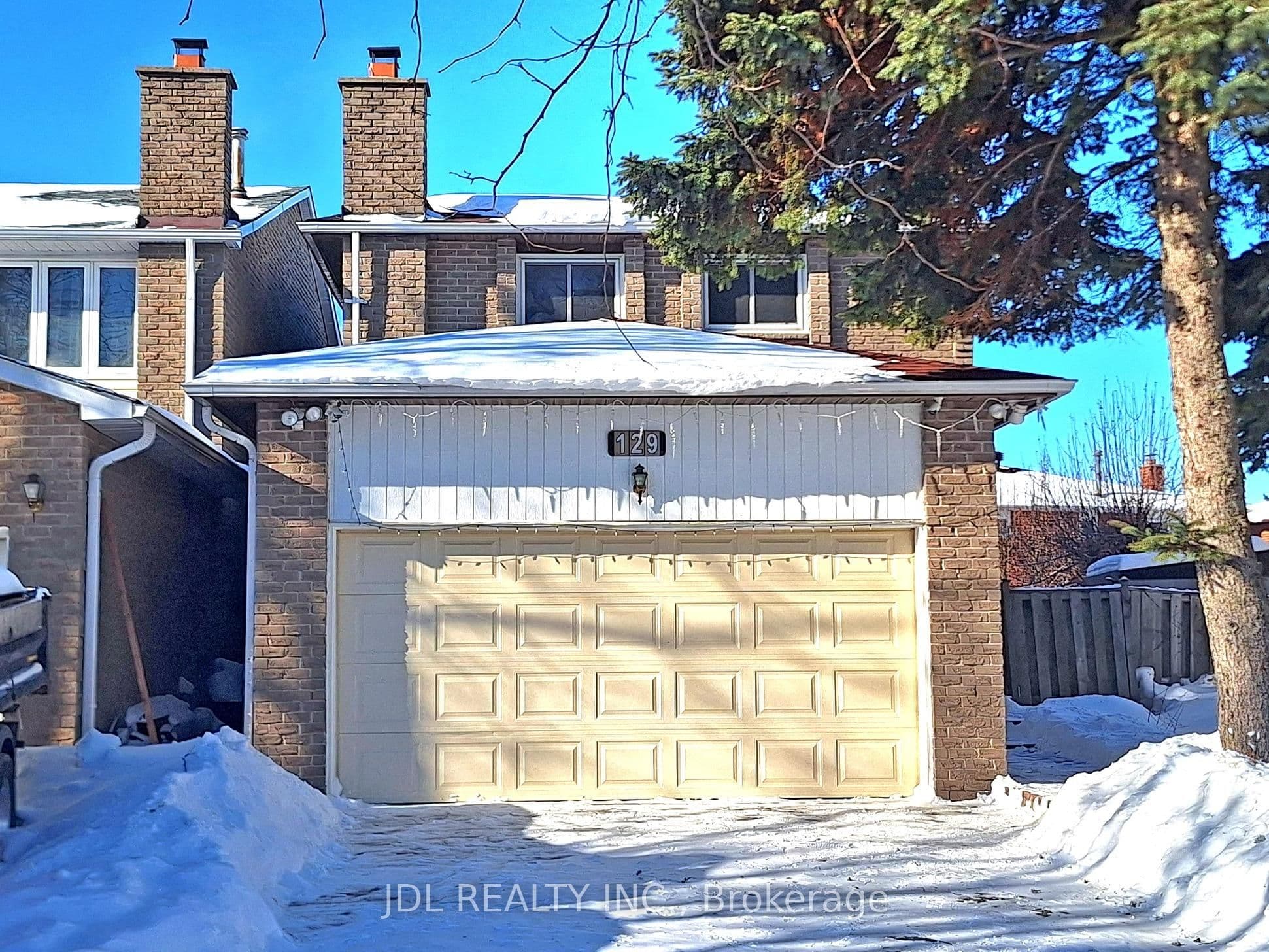 129 Appleby Crescent photo 1