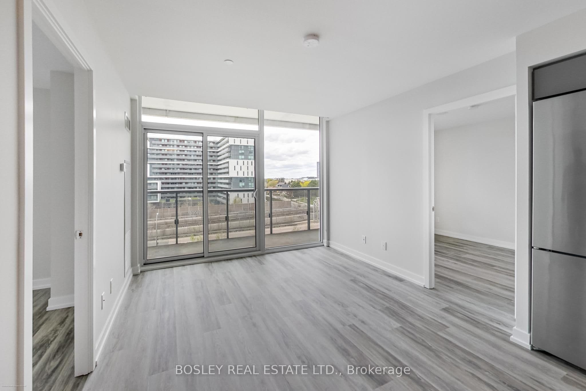 Unit 723 120 Varna Drive photo 1