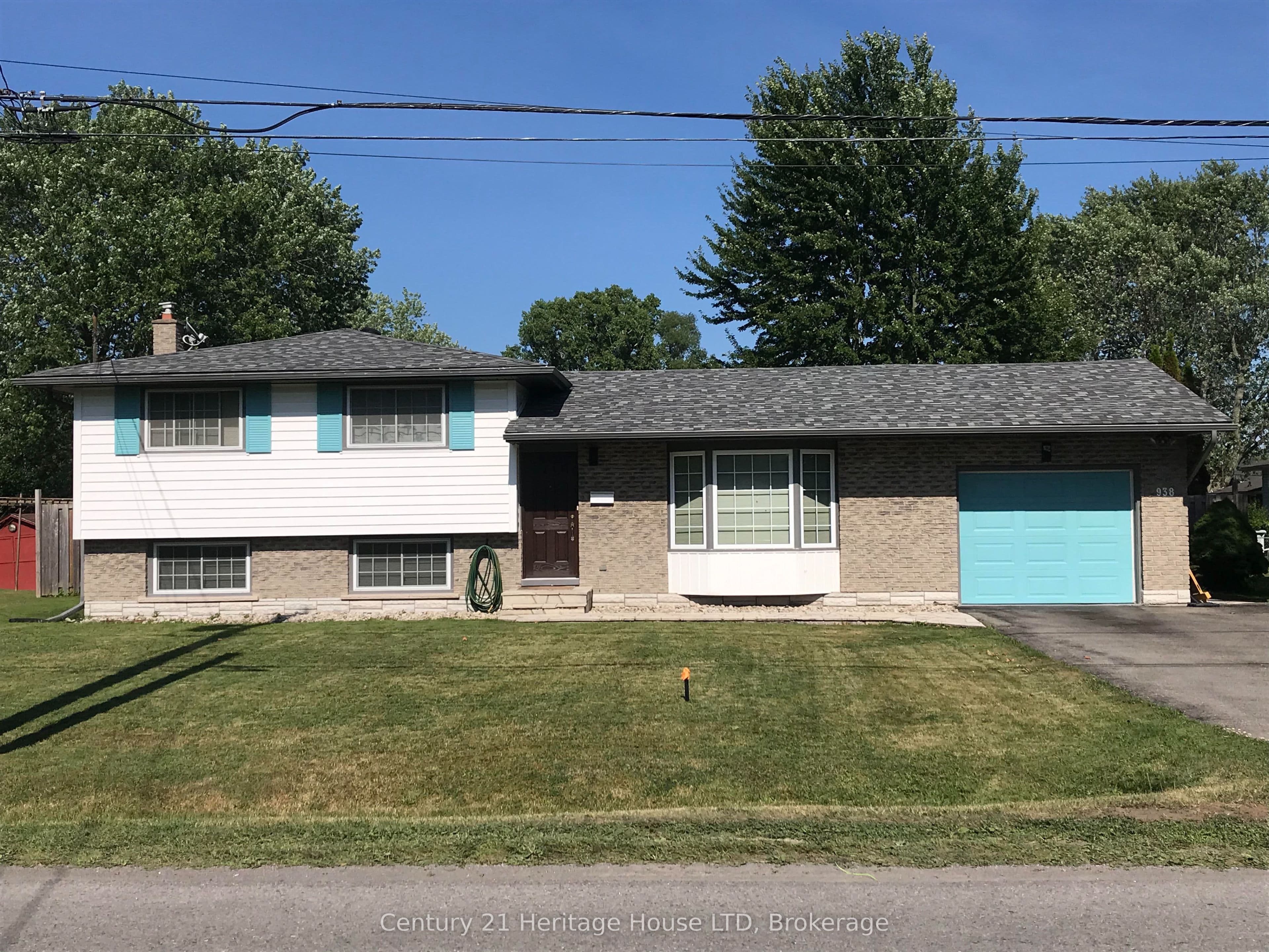 938 Ferndale Avenue photo 1