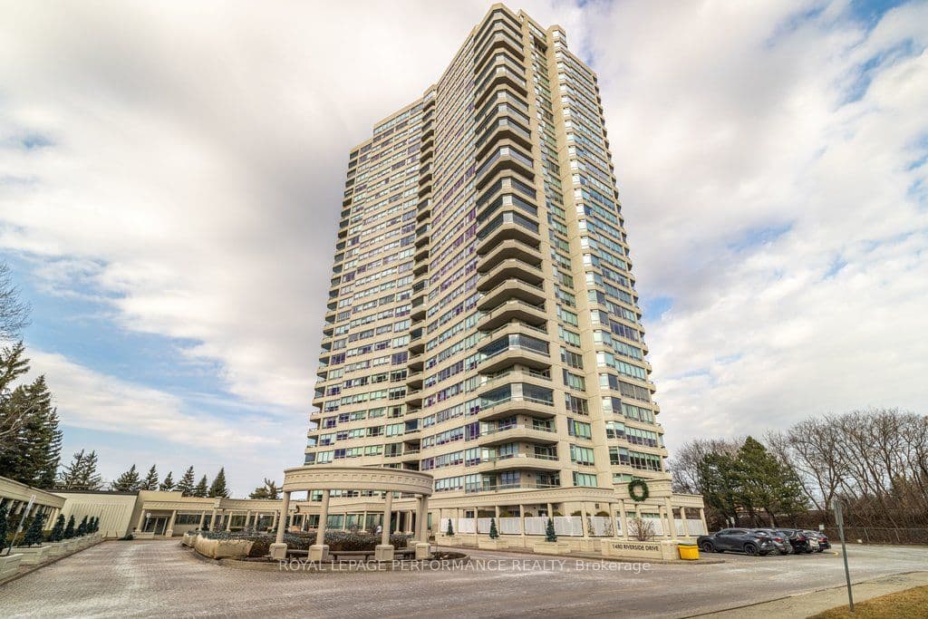 Unit 905 1480 Riverside Drive photo 1