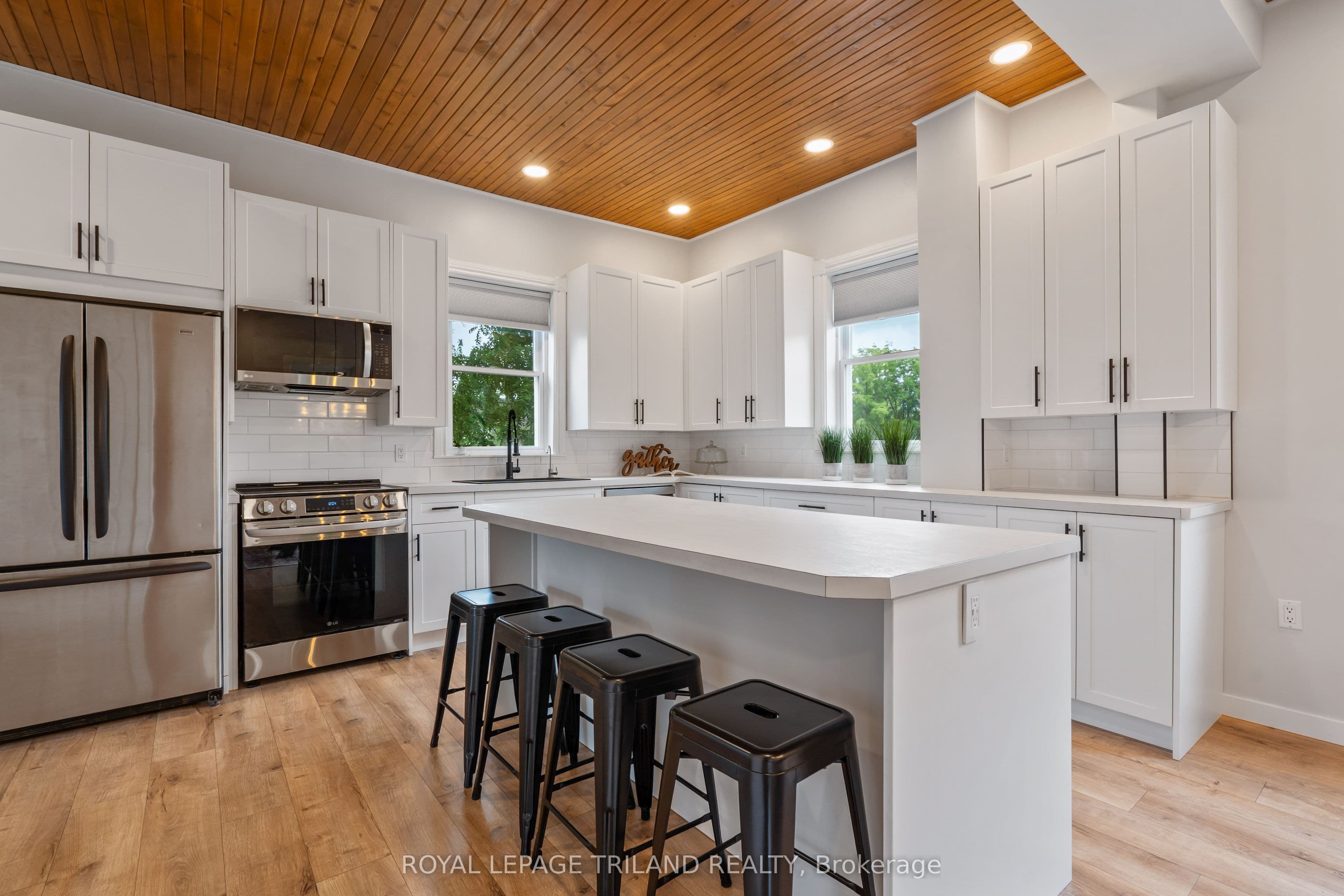 191 Catherine Street photo 1