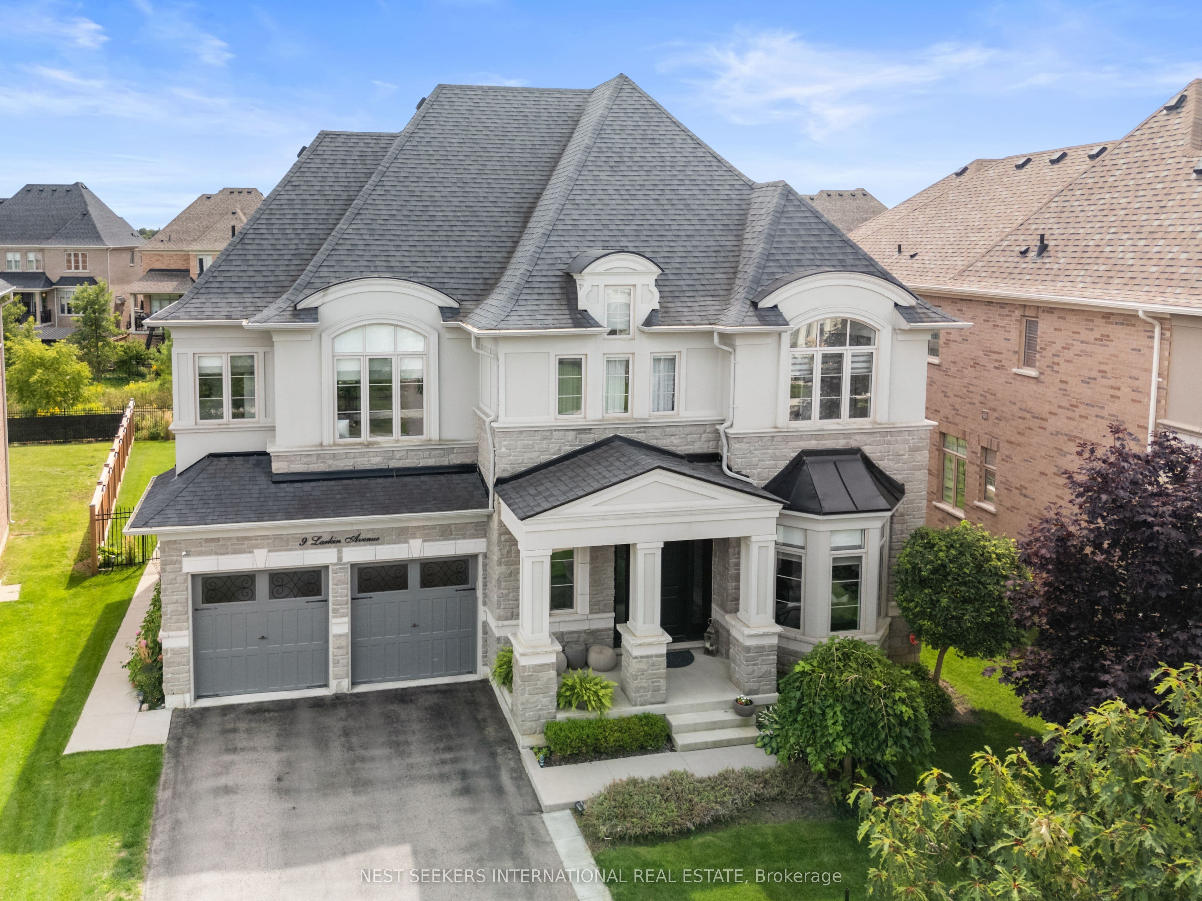9 Larkin Avenue photo 1
