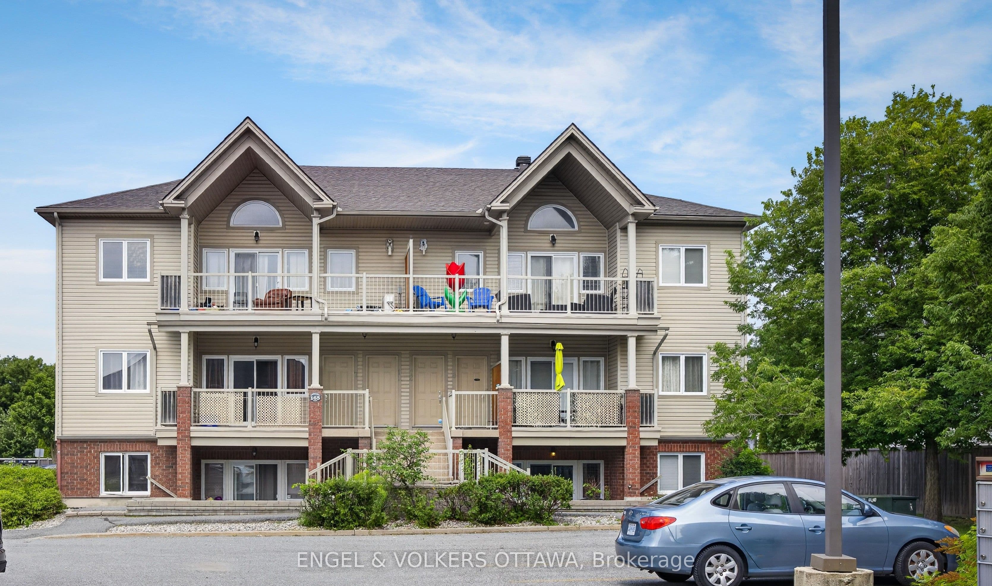 Unit 4 165 Waterbridge Drive photo 1