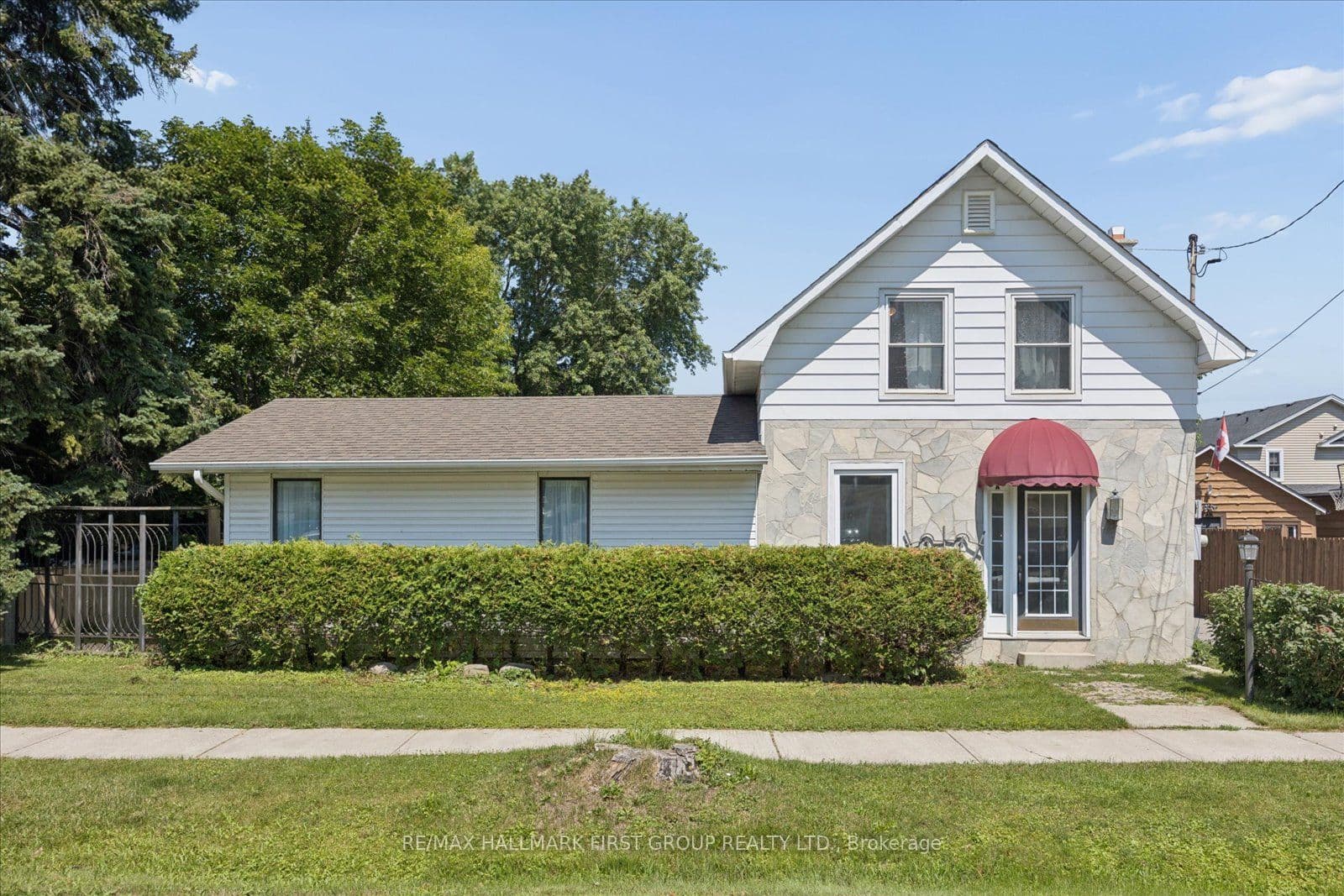 211 Casimir Street photo 1