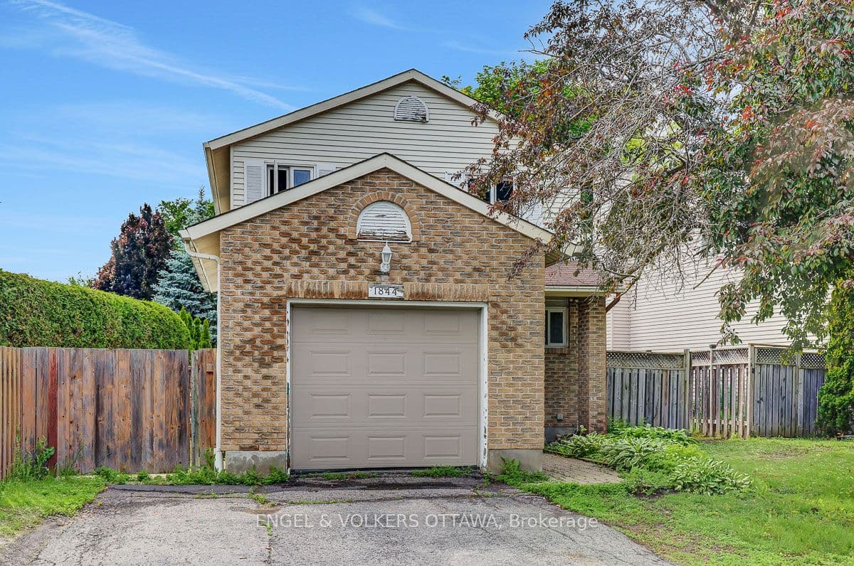 1844 Prestwick Drive photo 1
