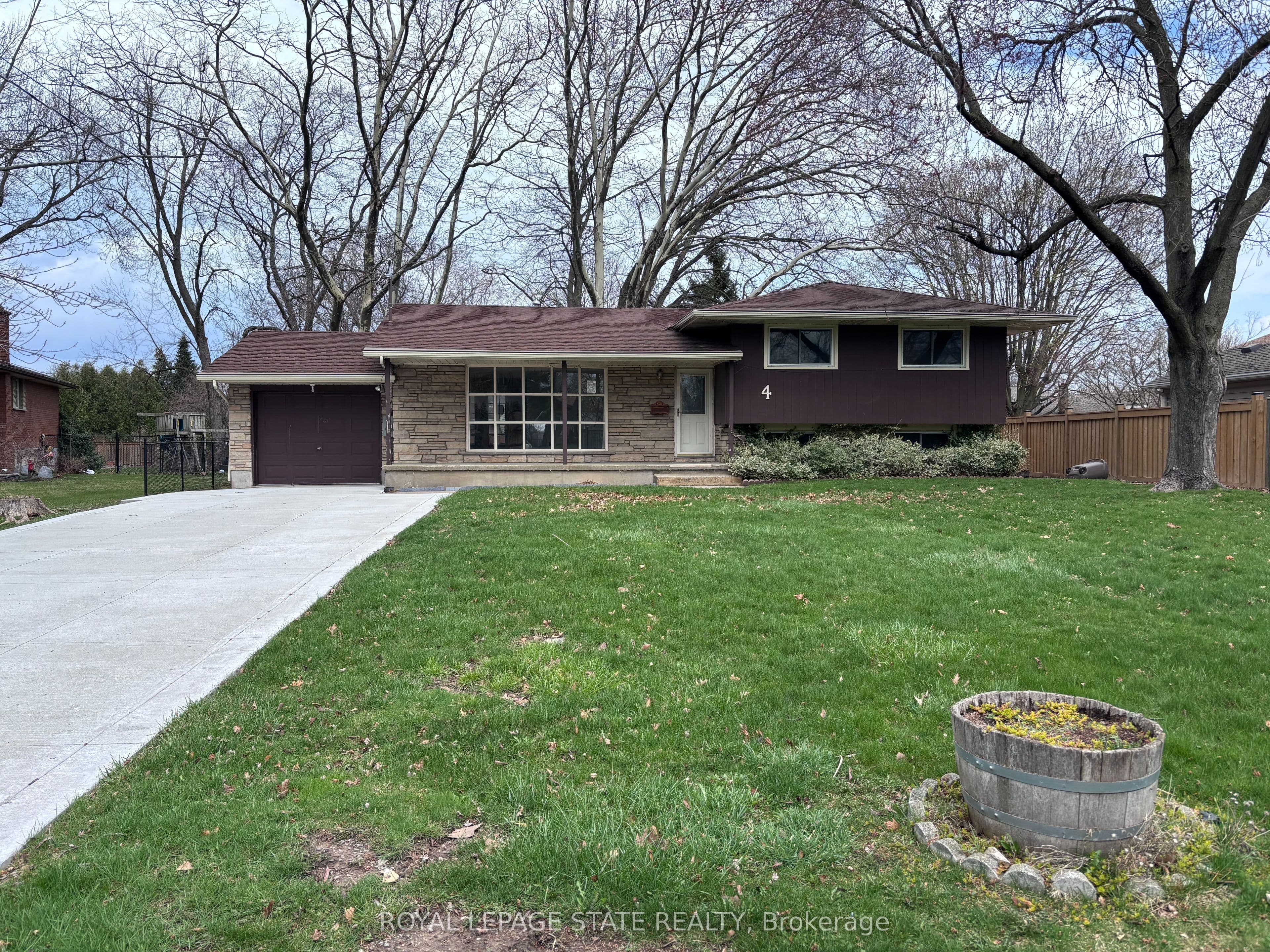 4 Beechwood Court photo 1