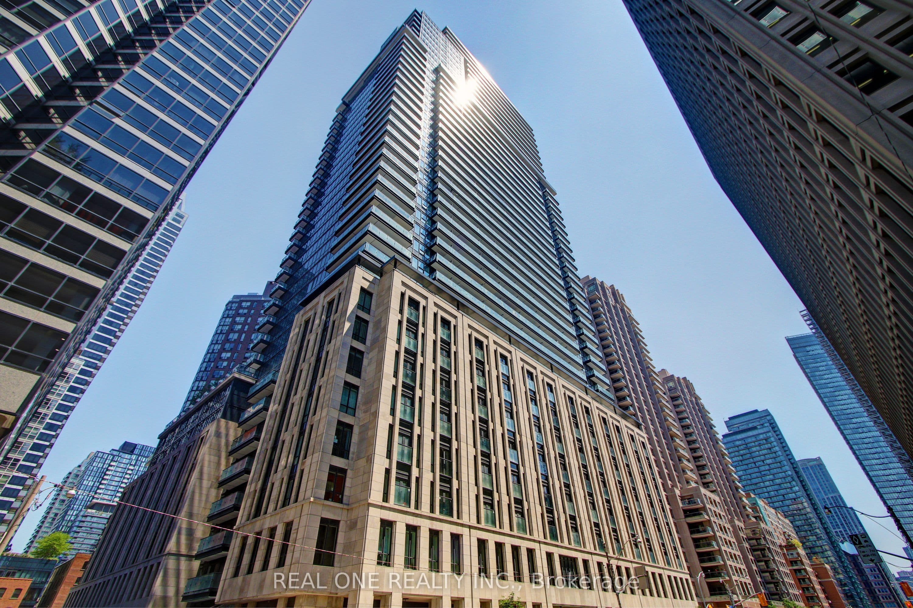 Unit 2313 955 Bay Street photo 1