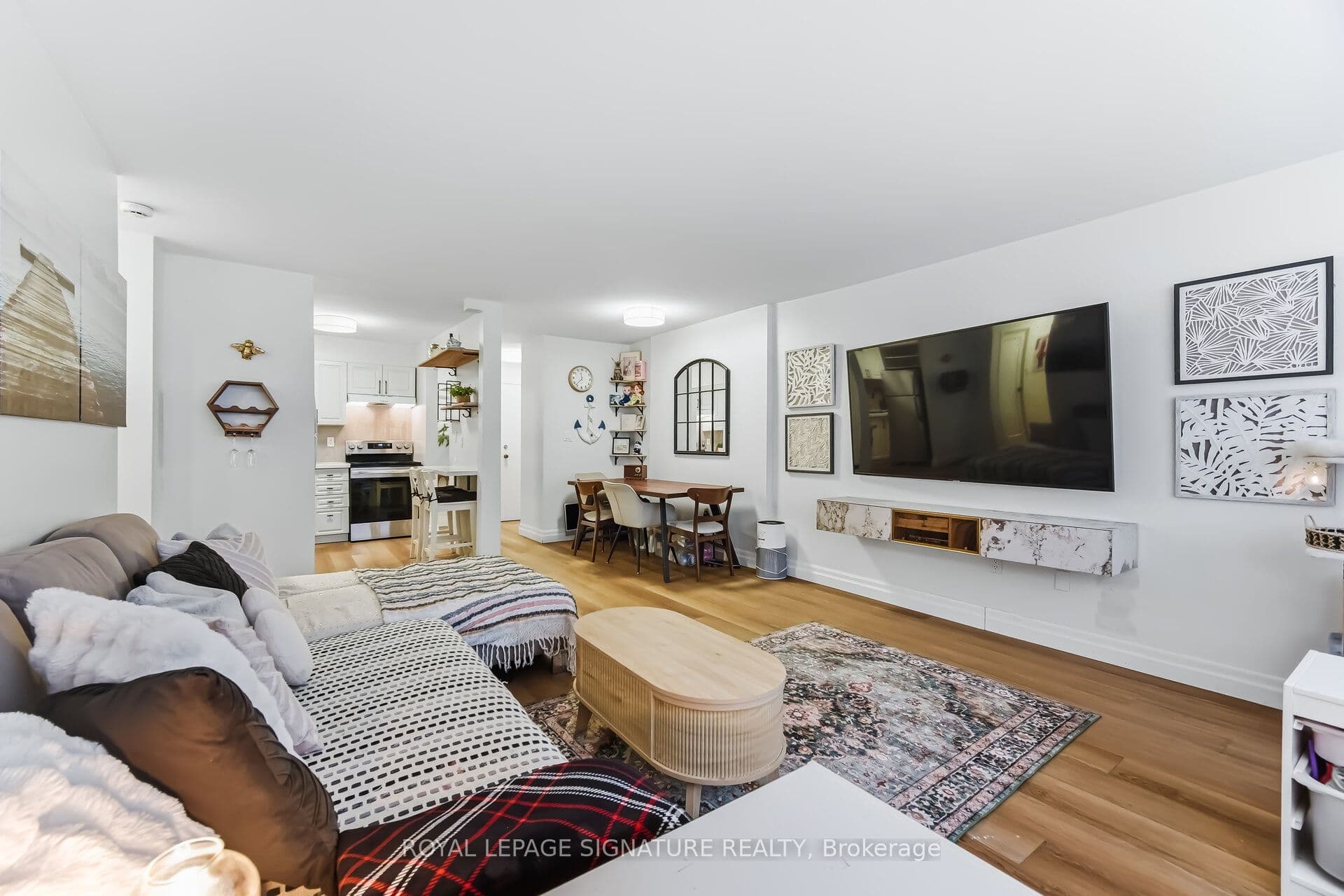 Unit 1203 2263 Marine Drive photo 1