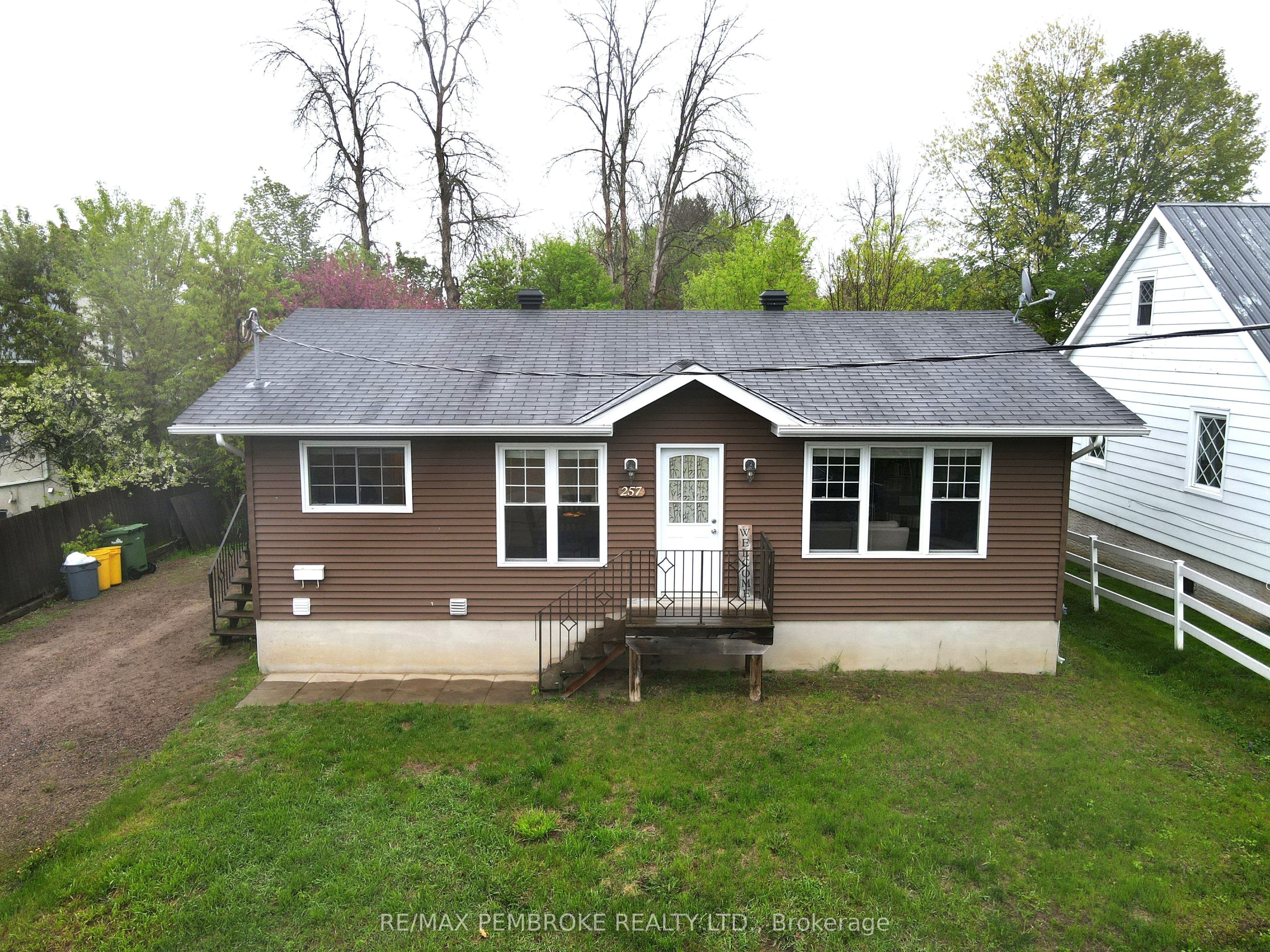 257 Fraser Street photo 1
